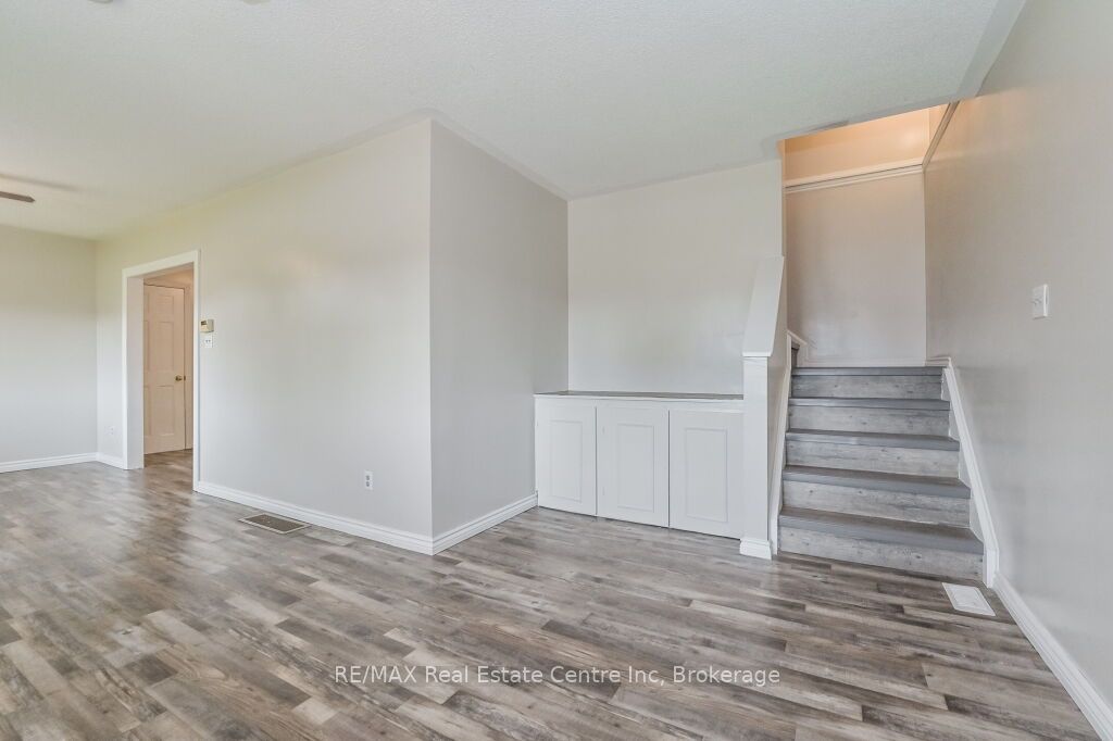 353 Wellington Street E Property Photo 20