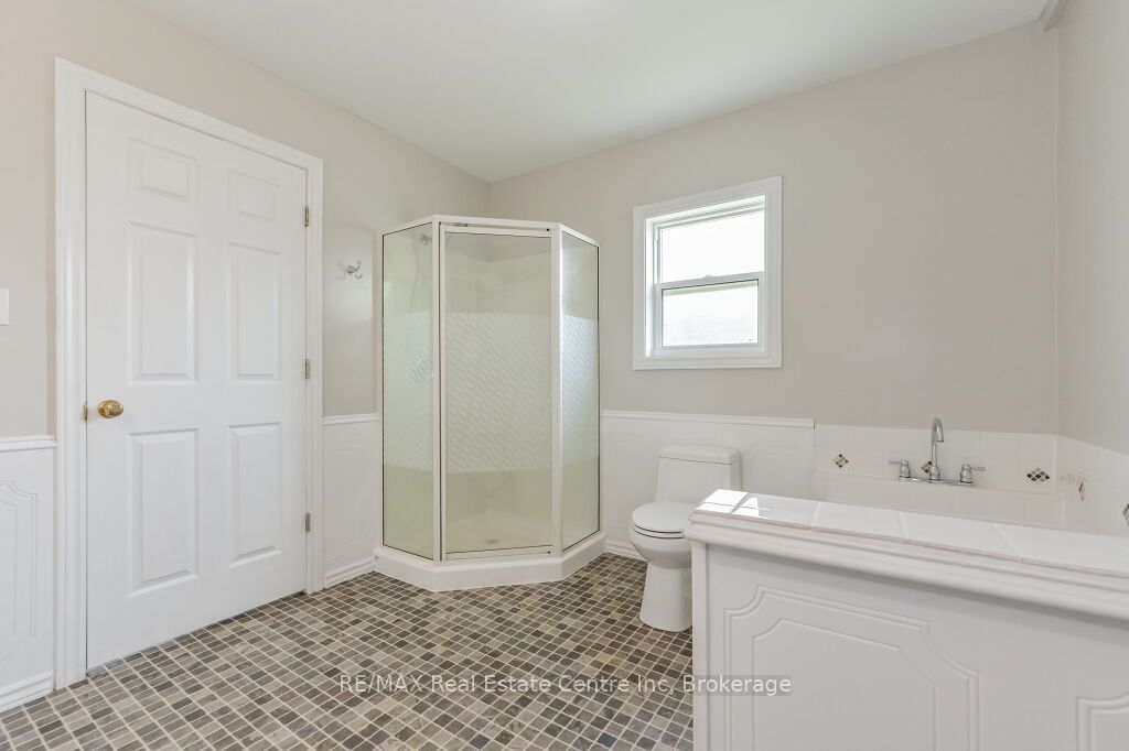 353 Wellington Street E Property Photo 24