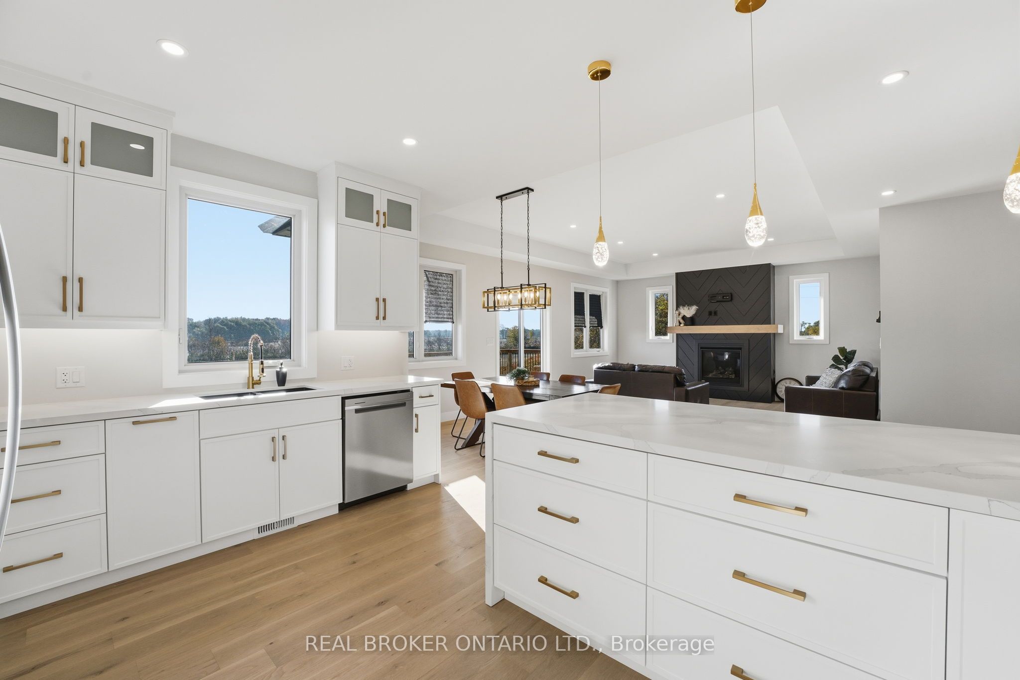 48 Rebecca Drive Property Photo 12