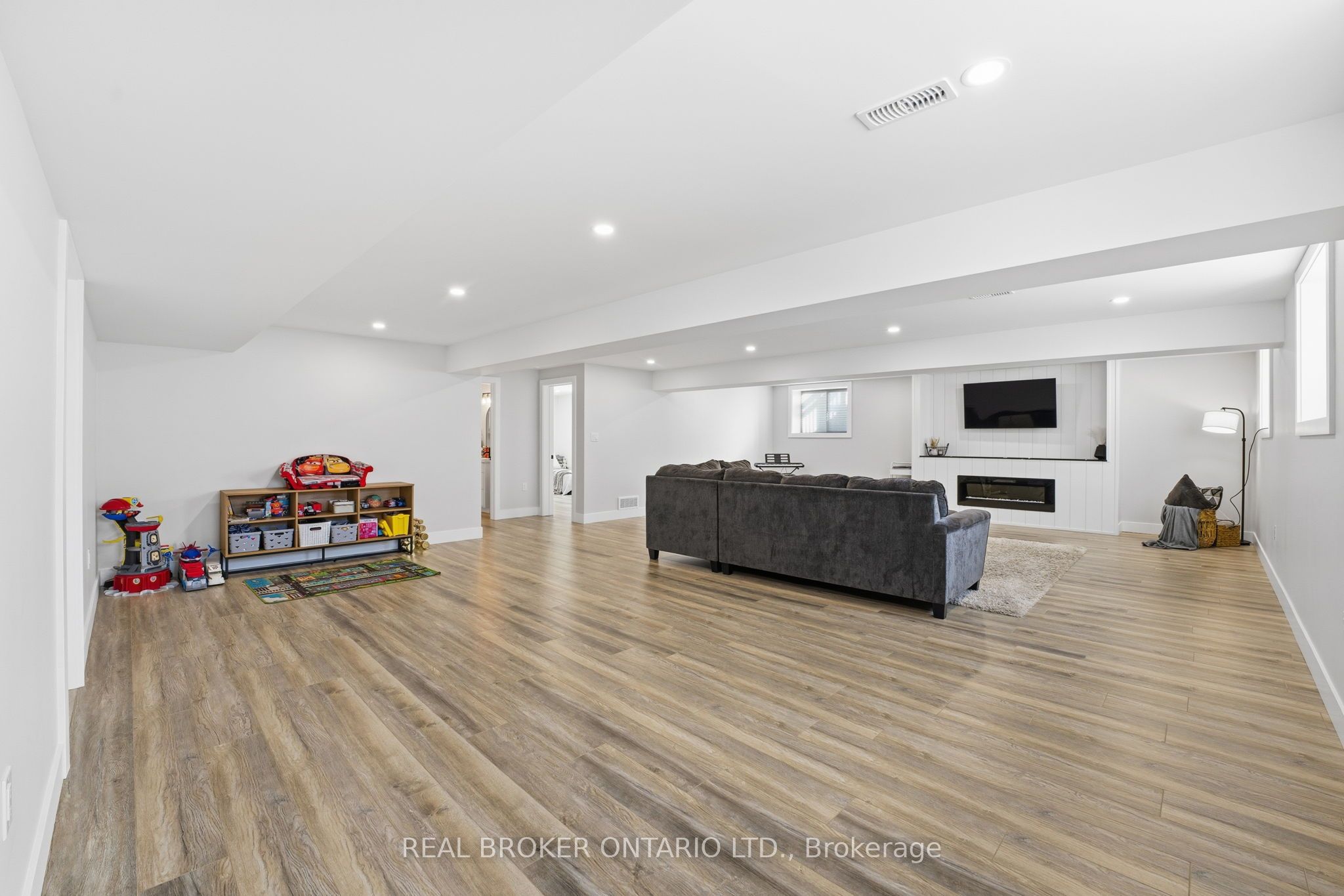 48 Rebecca Drive Property Photo 19