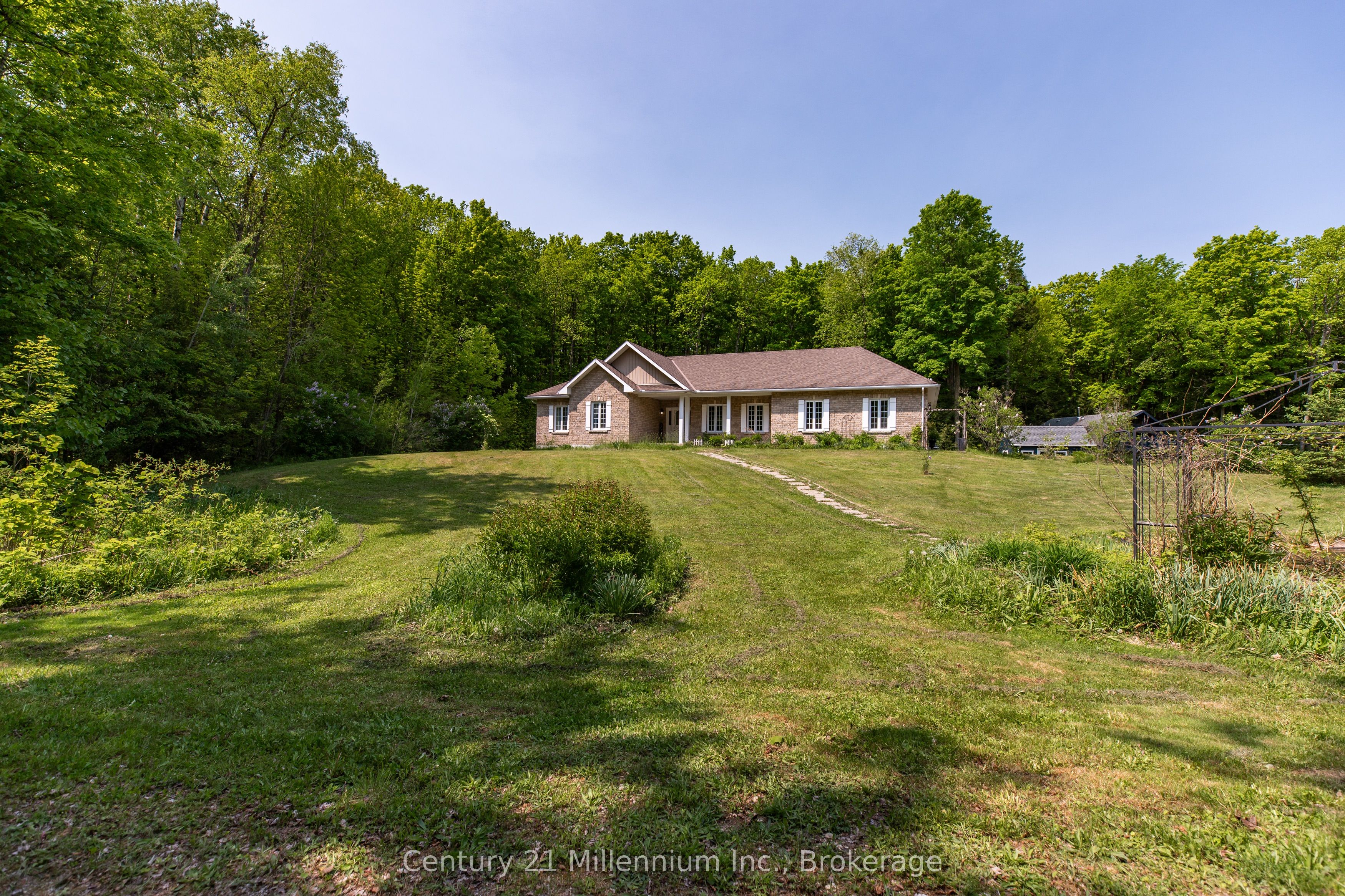 215319 Concession 4 Property Photo 1