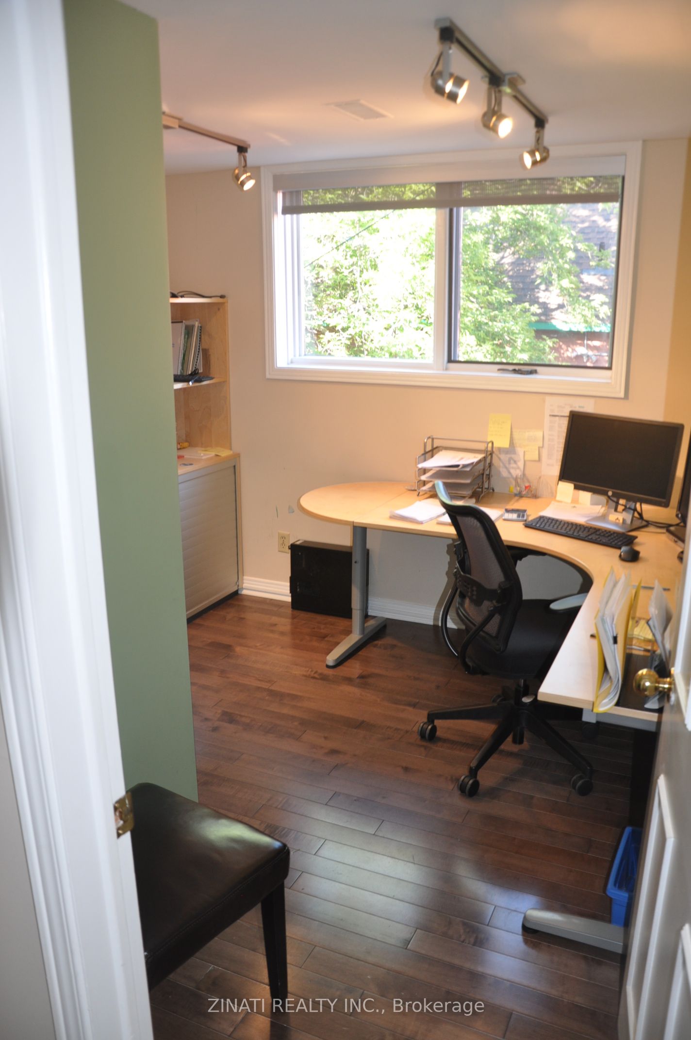 470 Somerset Street W Property Photo 17