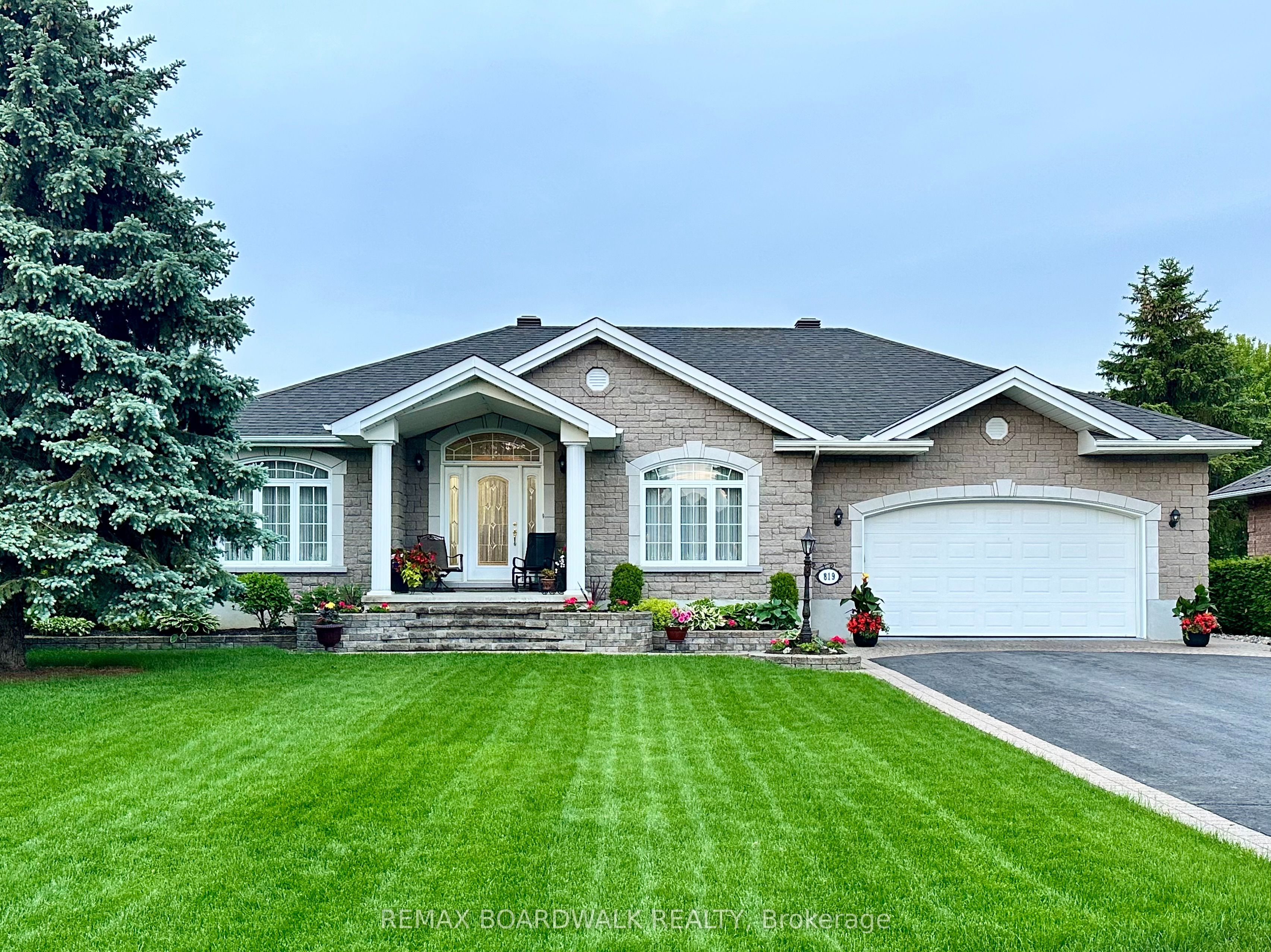 819 Laval Street Property Photo 1