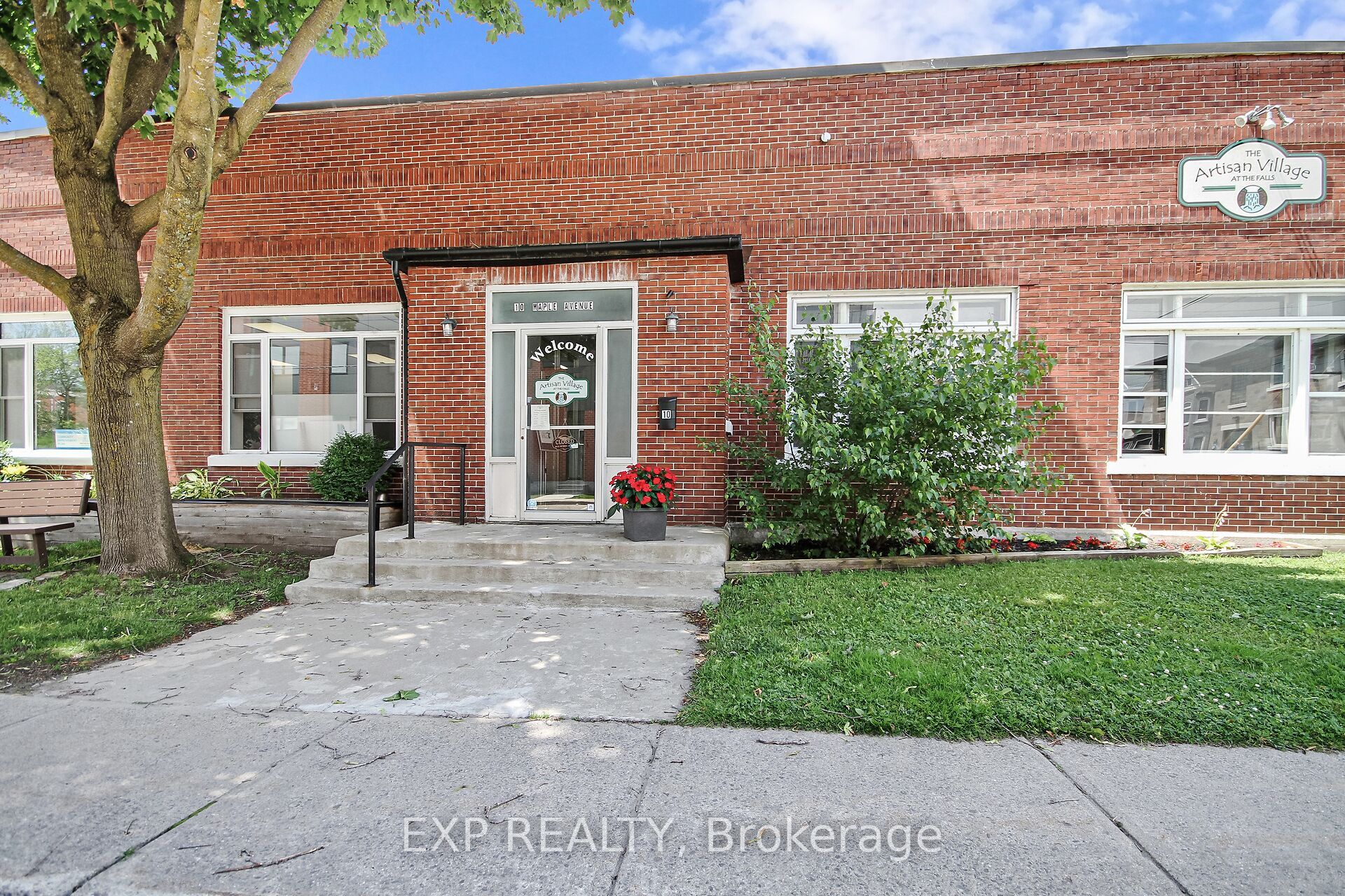 12 Maple Avenue Property Photo 2