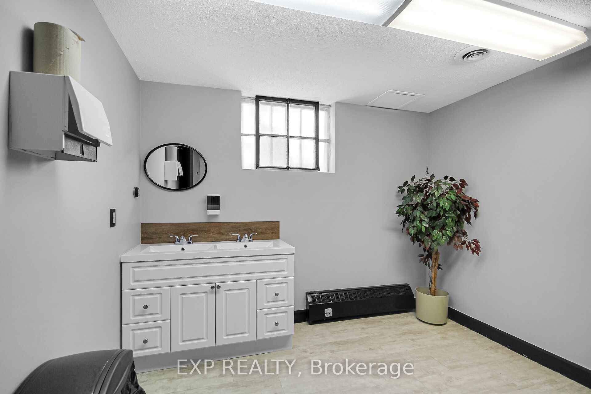 12 Maple Avenue Property Photo 13