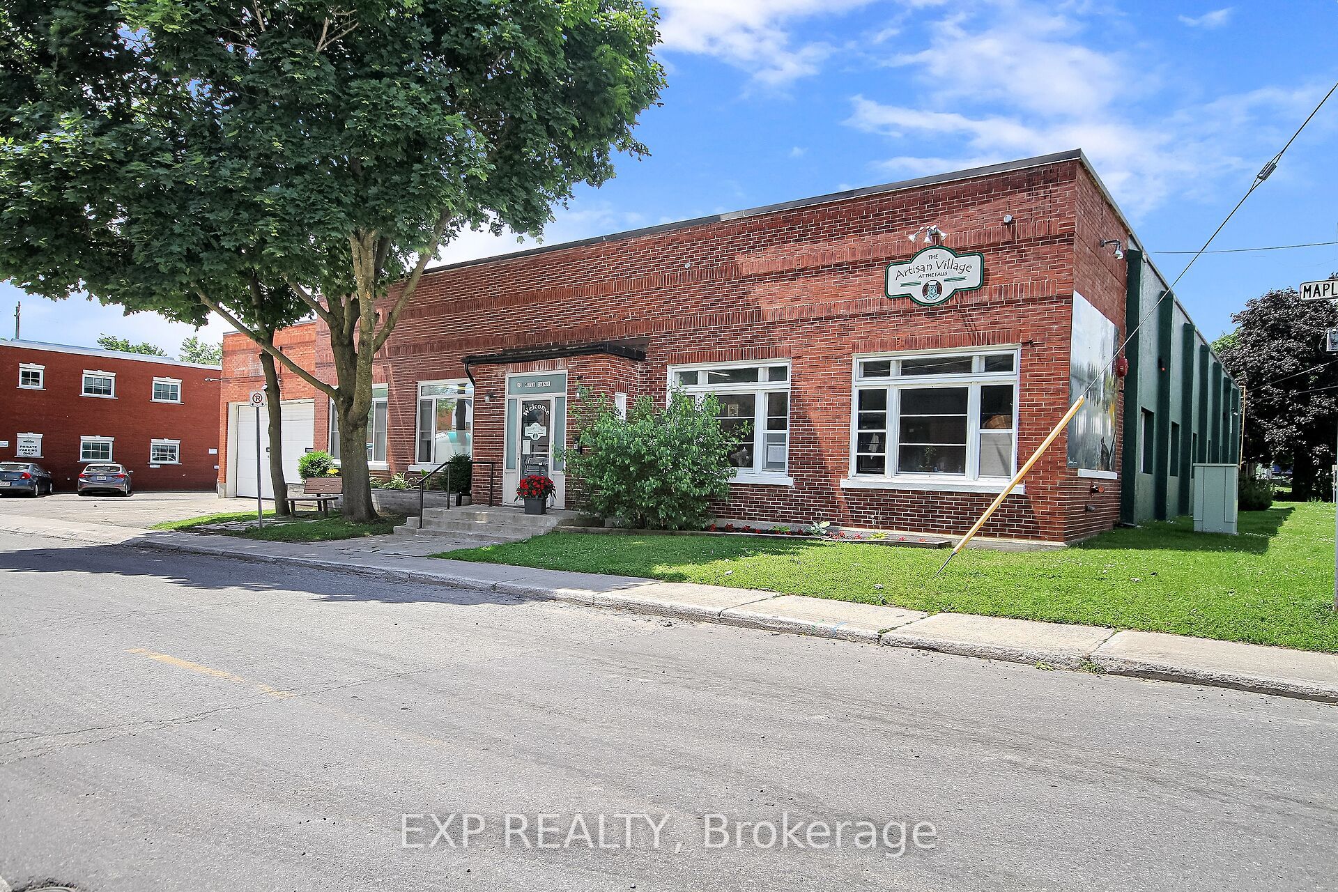 12 Maple Avenue Property Photo 44