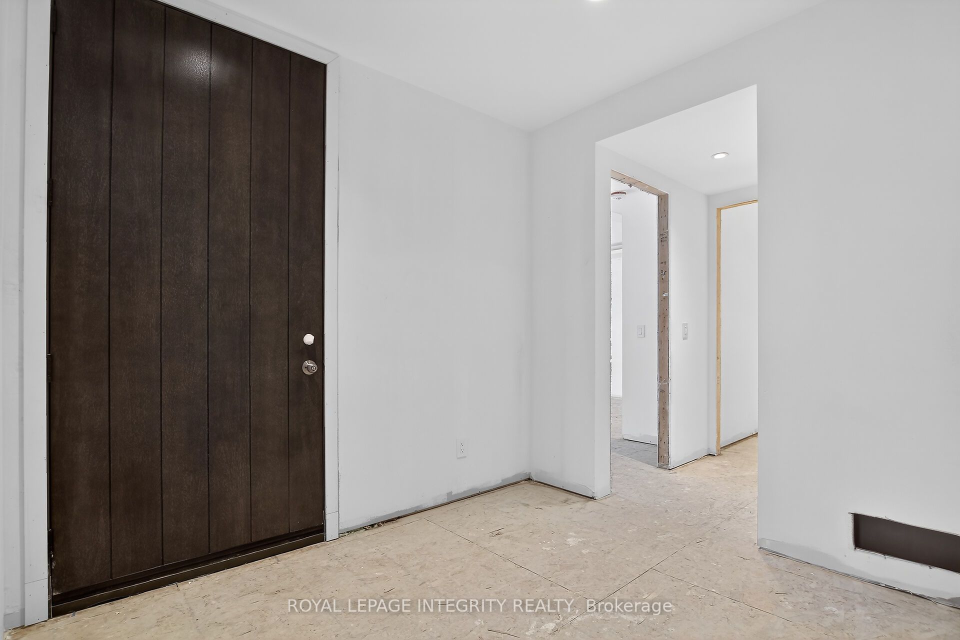 112 Queen Elizabeth Drive Property Photo 7