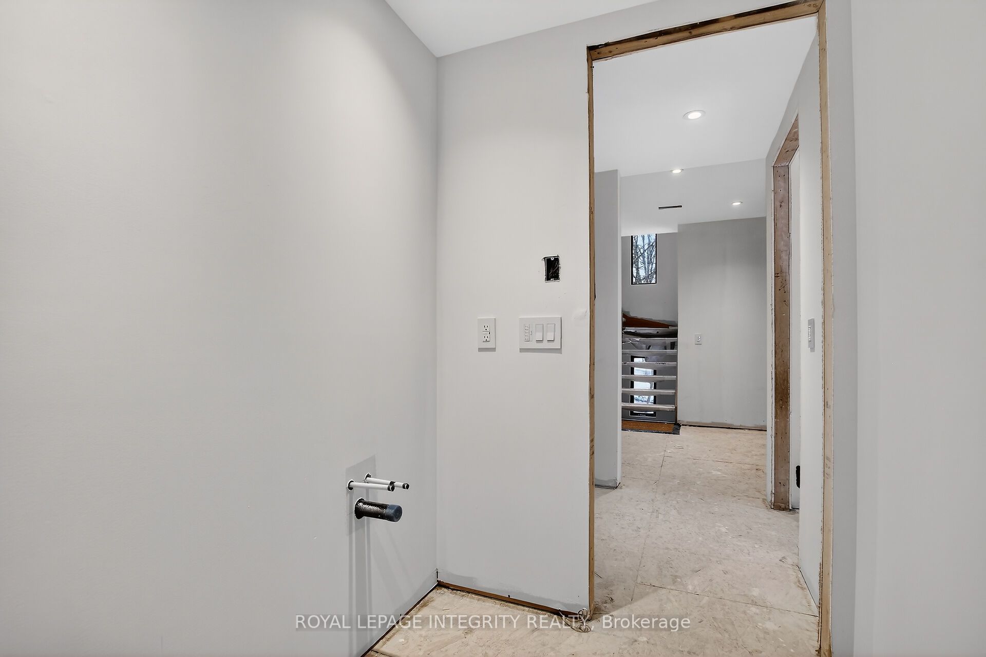 112 Queen Elizabeth Drive Property Photo 12