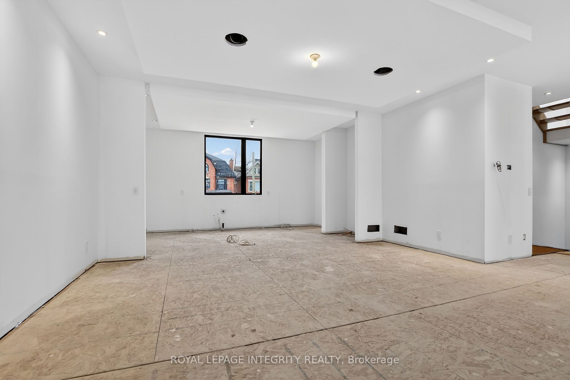 112 Queen Elizabeth Drive Property Photo 19