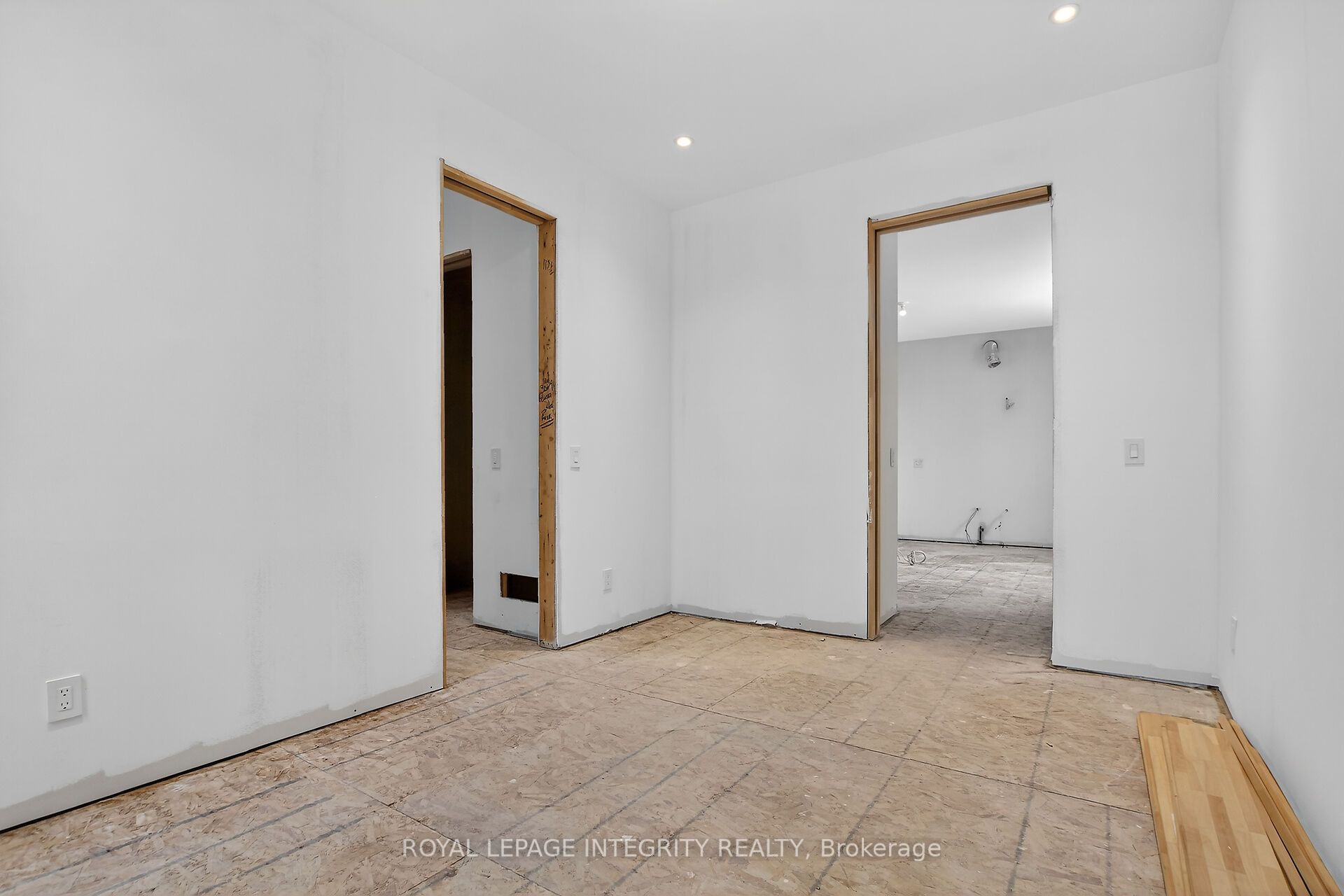 112 Queen Elizabeth Drive Property Photo 23