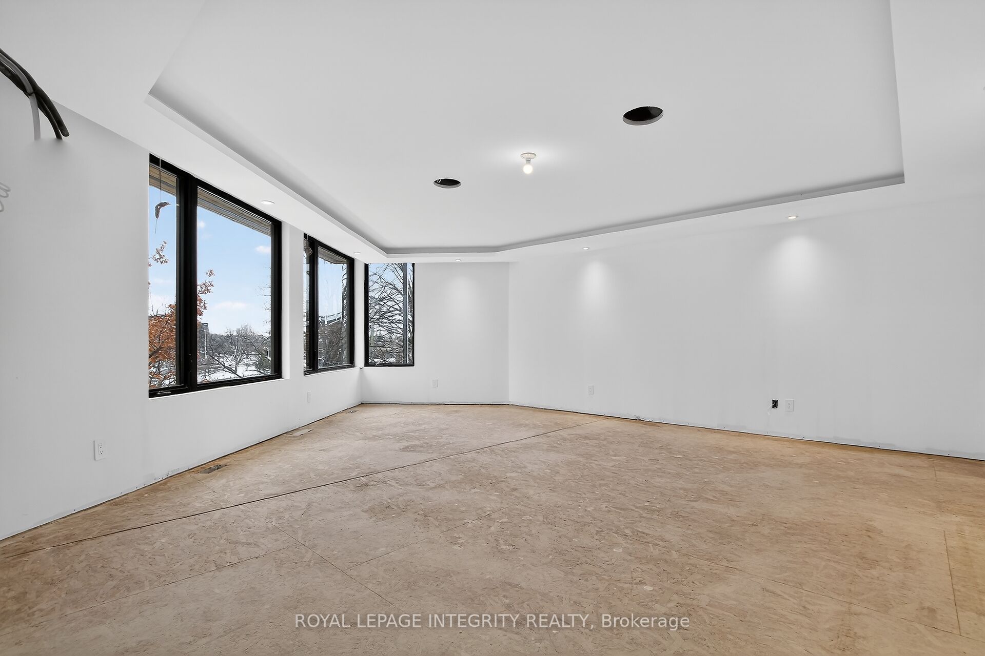 112 Queen Elizabeth Drive Property Photo 26