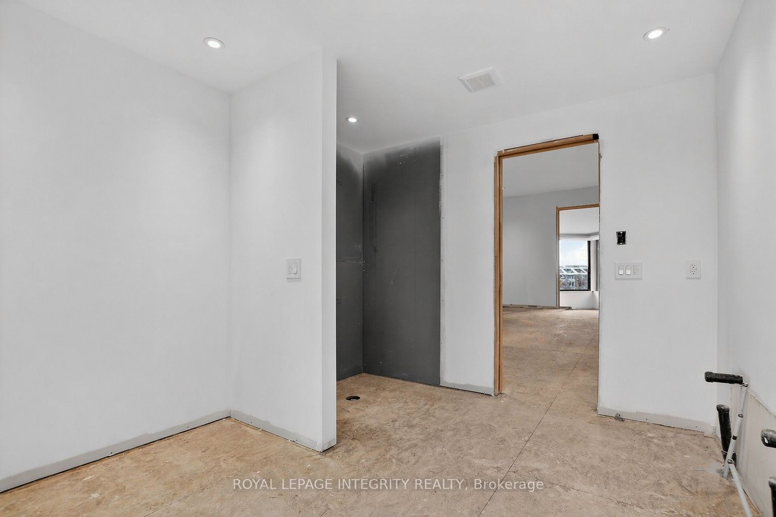 112 Queen Elizabeth Drive Property Photo 31