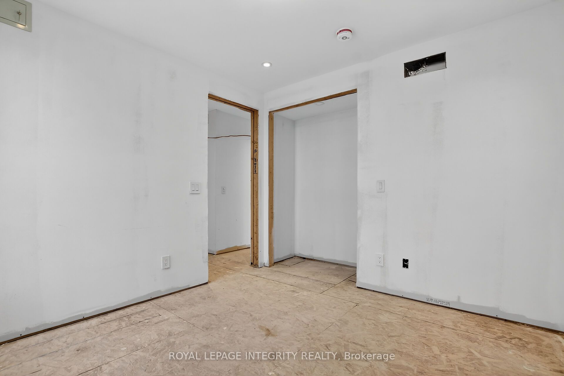 112 Queen Elizabeth Drive Property Photo 33