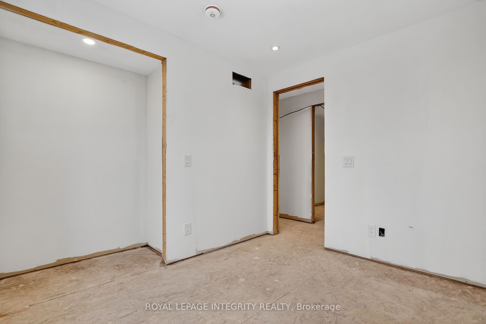 112 Queen Elizabeth Drive Property Photo 35