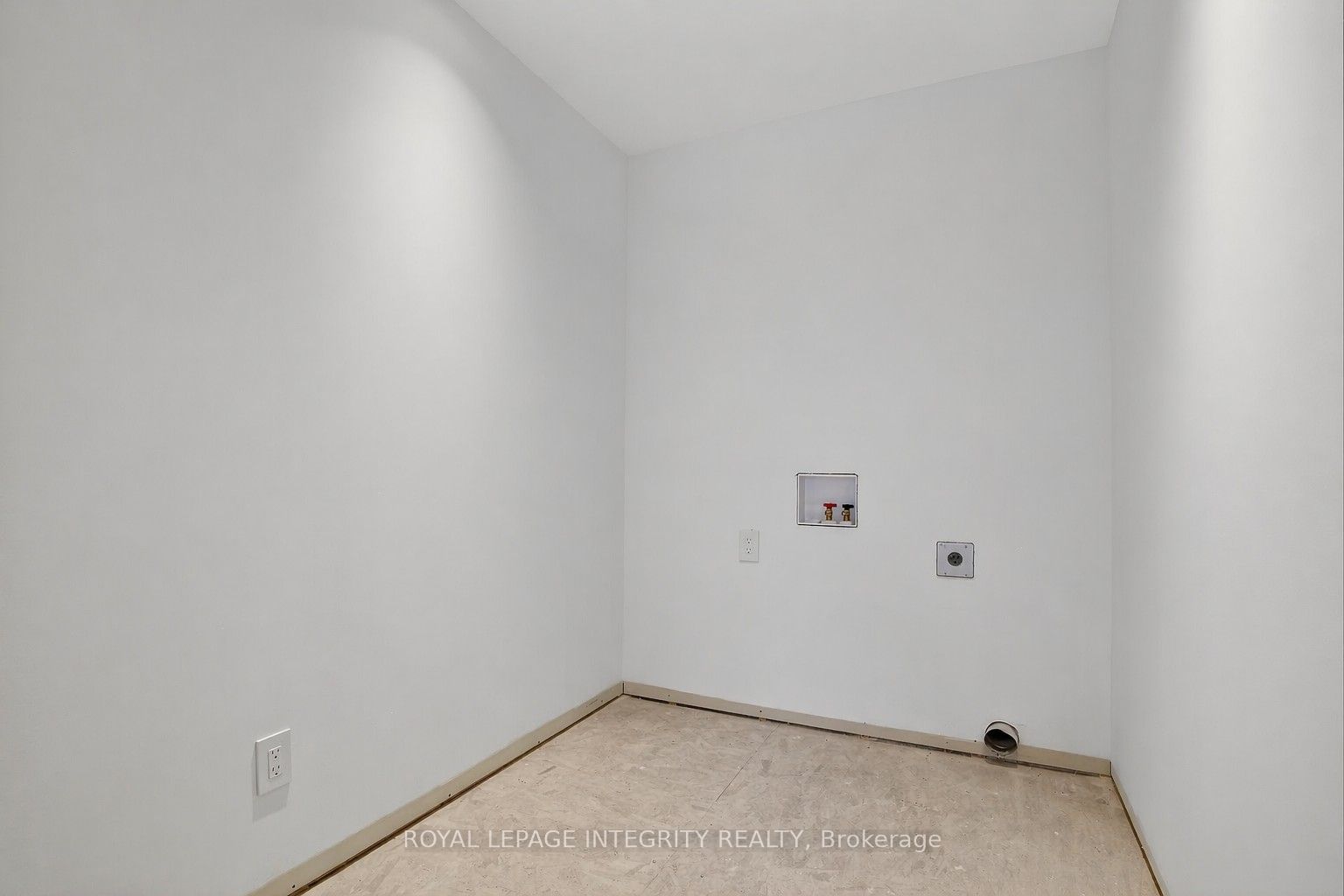 112 Queen Elizabeth Drive Property Photo 37
