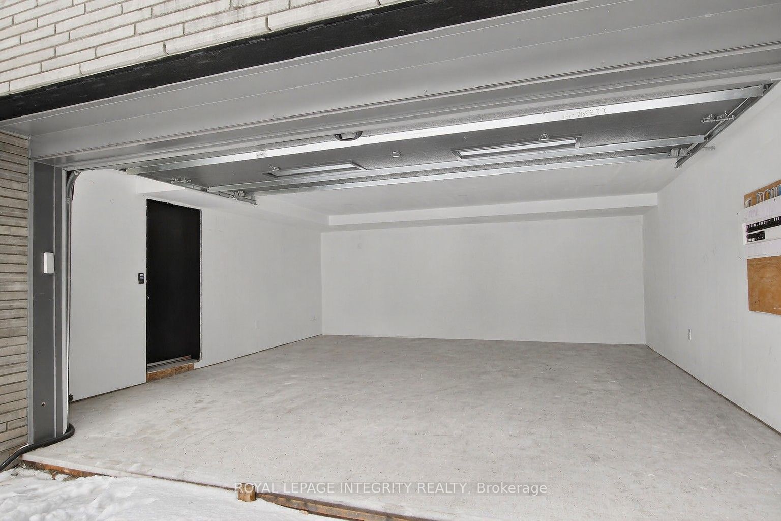112 Queen Elizabeth Drive Property Photo 42
