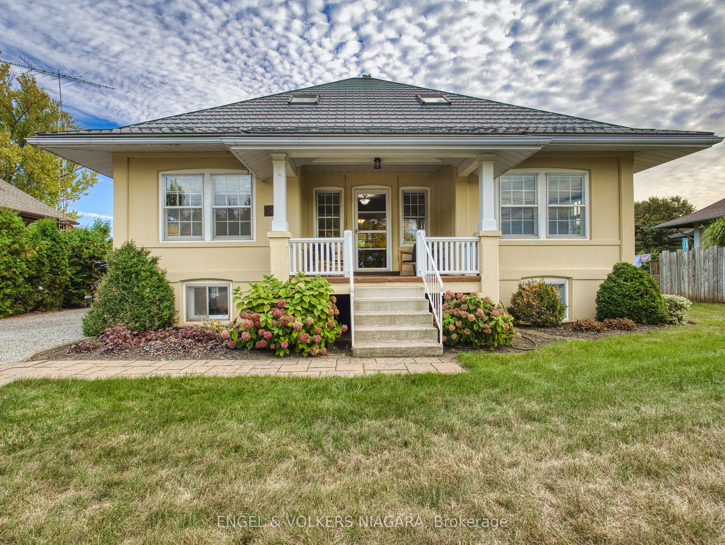 1577 Line 6 Road Property Photo 1