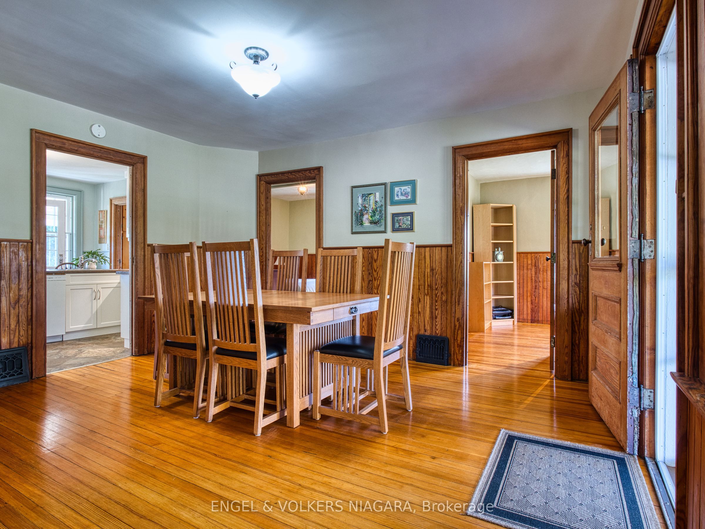 1577 Line 6 Road Property Photo 4