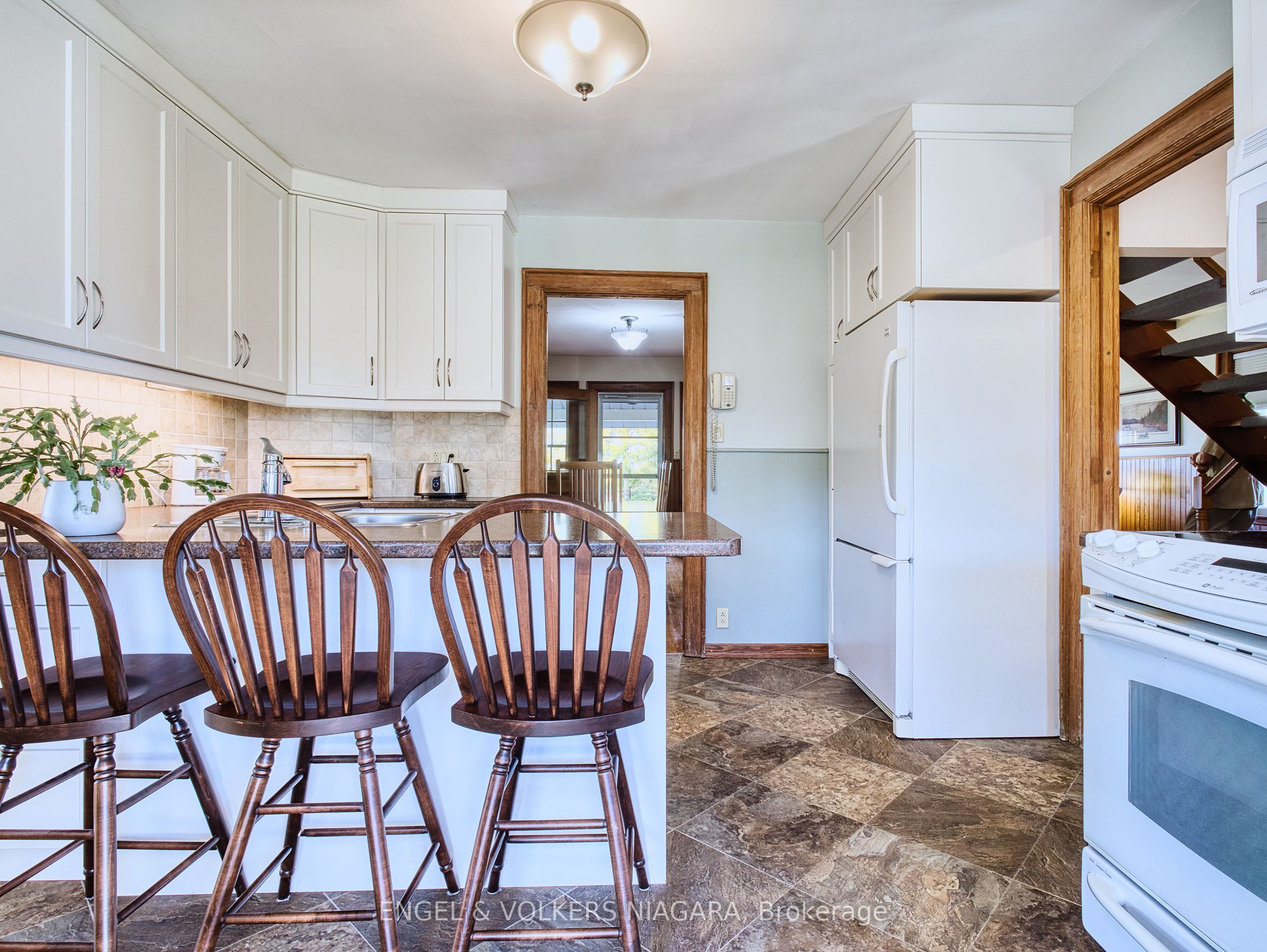 1577 Line 6 Road Property Photo 6