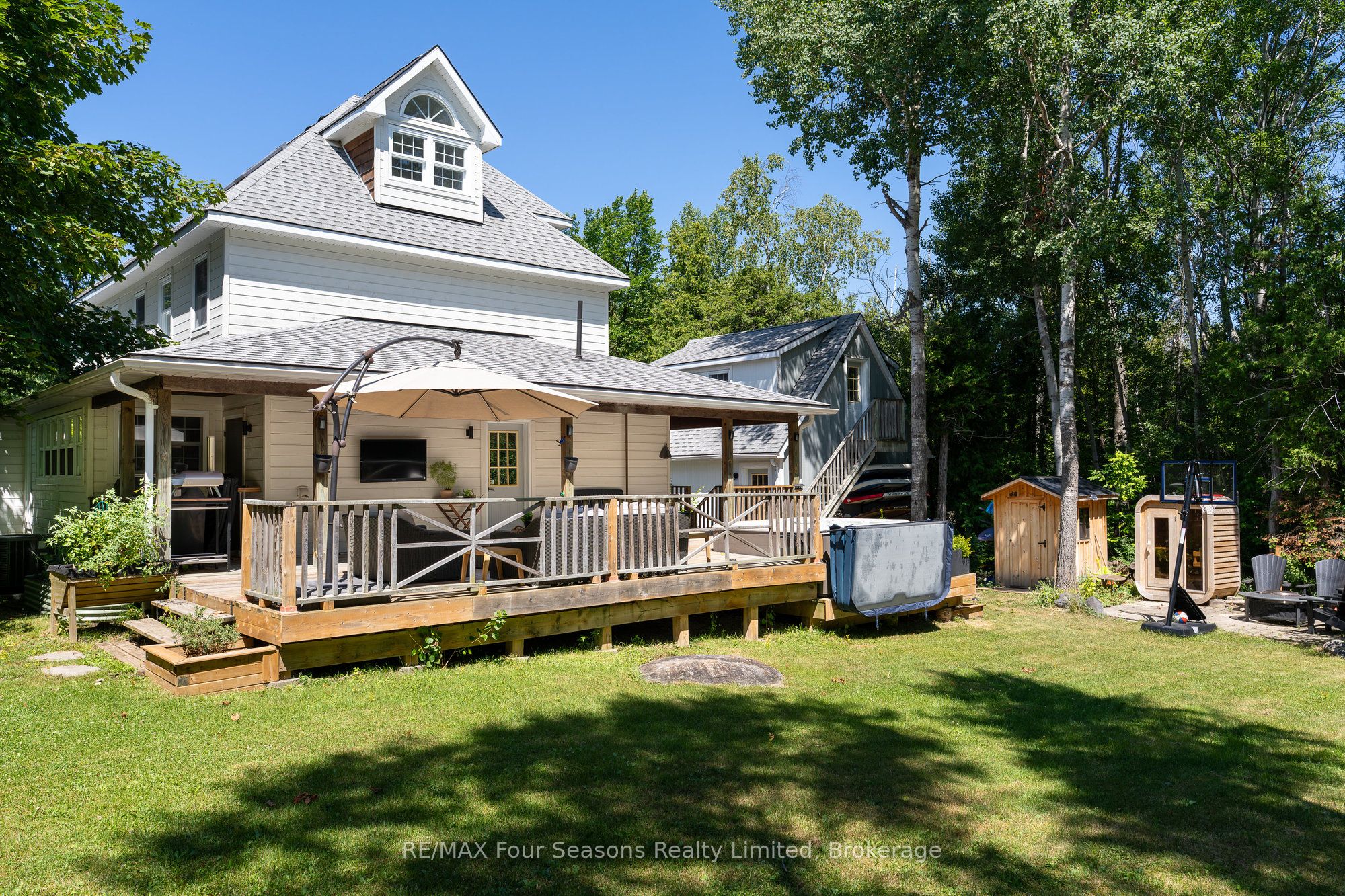 141 Aspen Way Property Photo 8