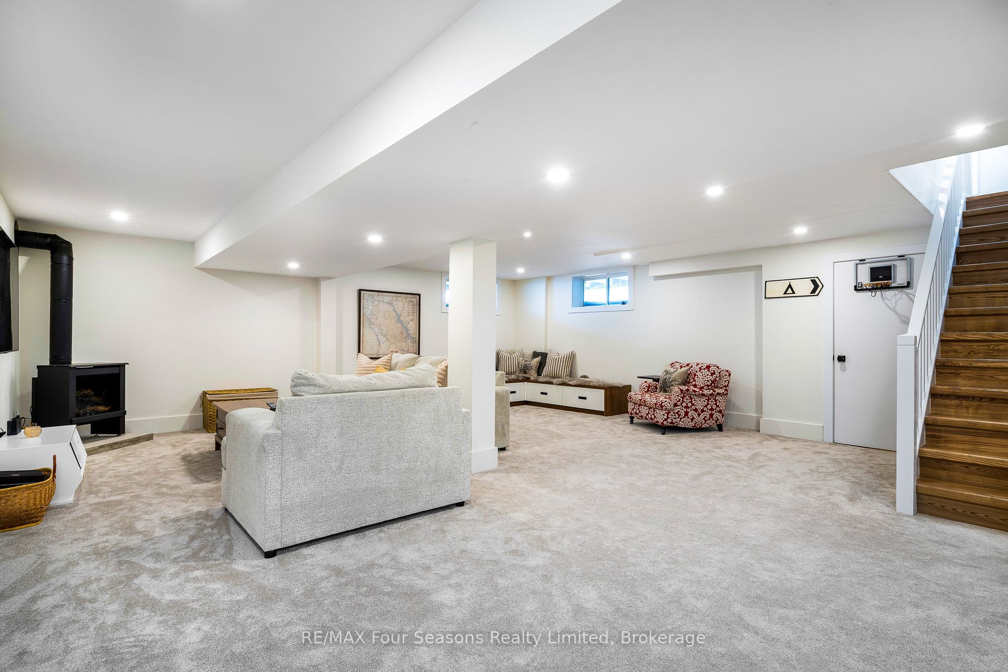 141 Aspen Way Property Photo 32