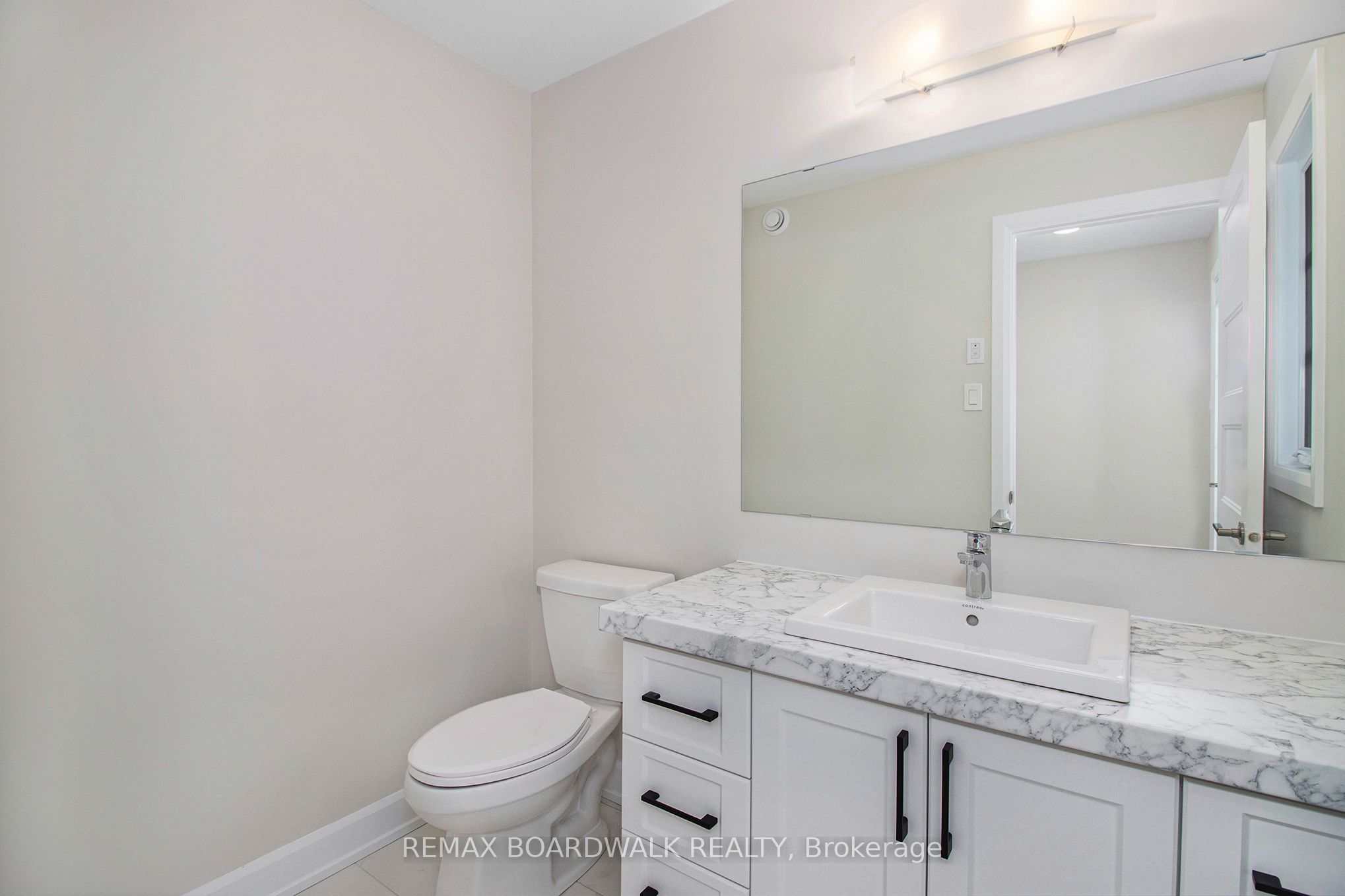 1145 Montblanc Crescent Property Photo 7