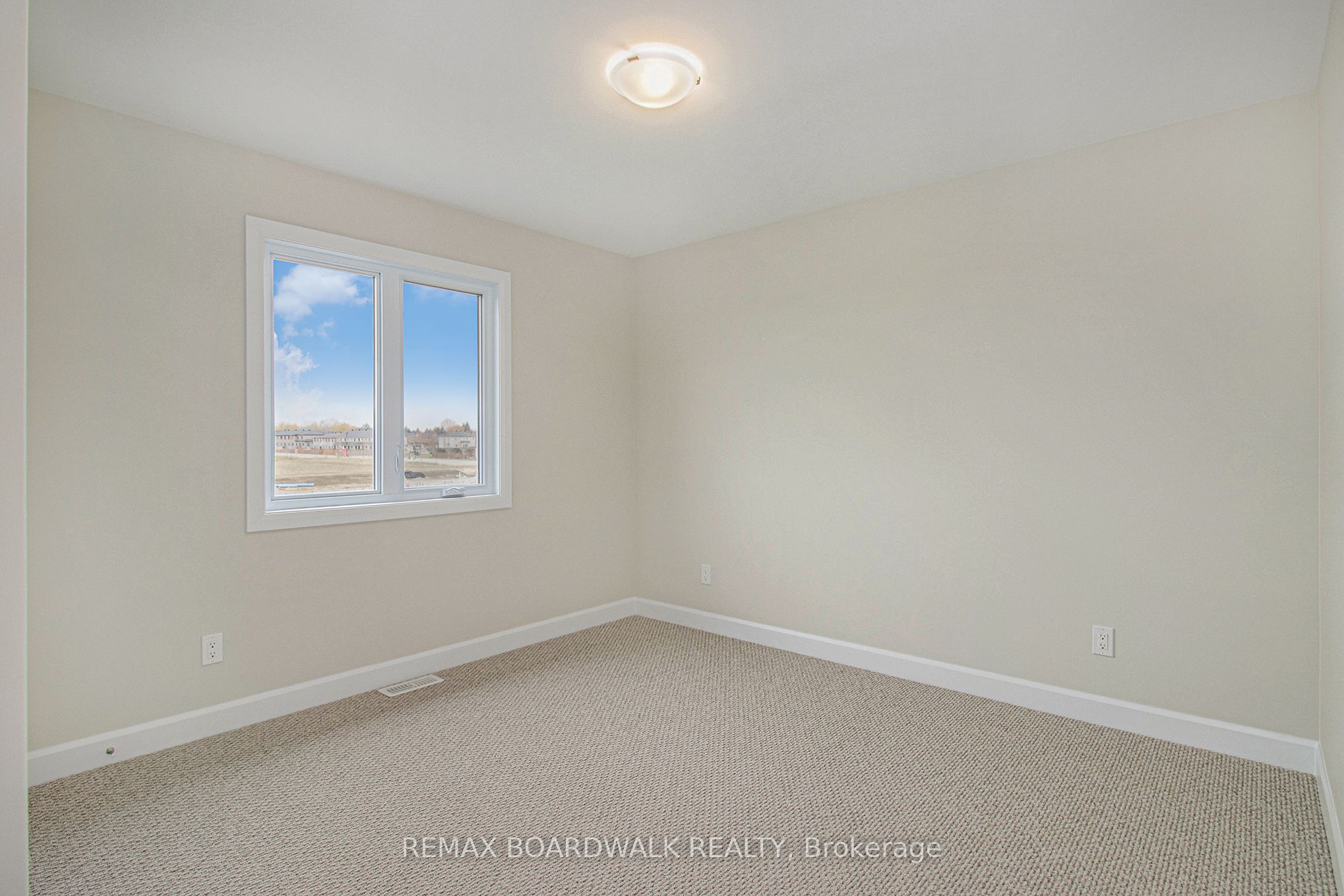 1145 Montblanc Crescent Property Photo 11
