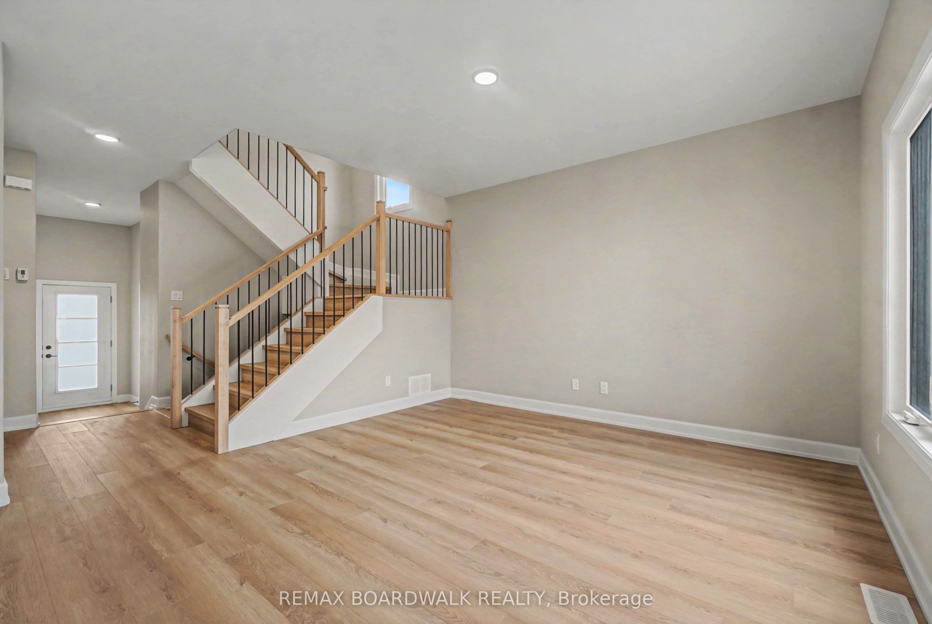 404 Falcon Lane Property Photo 3
