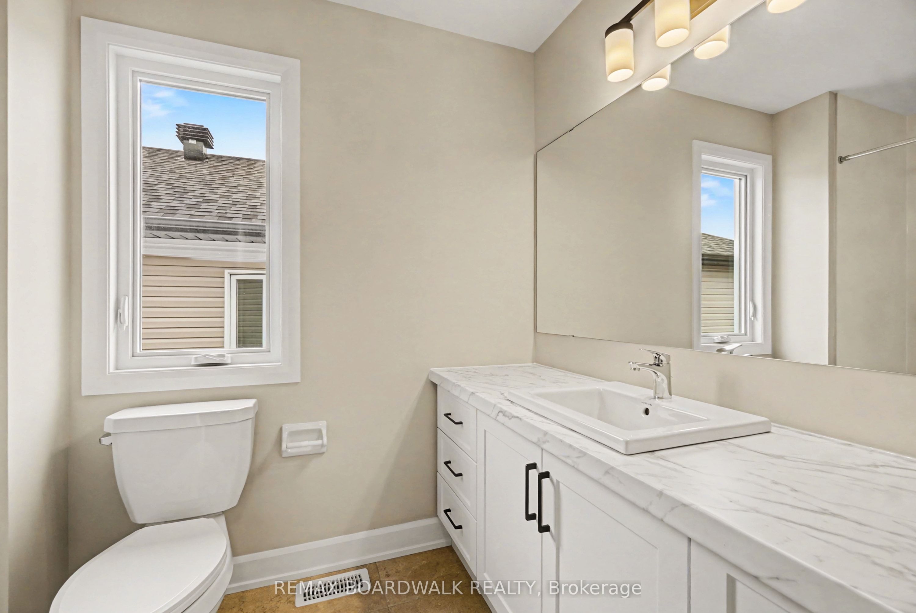 404 Falcon Lane Property Photo 10