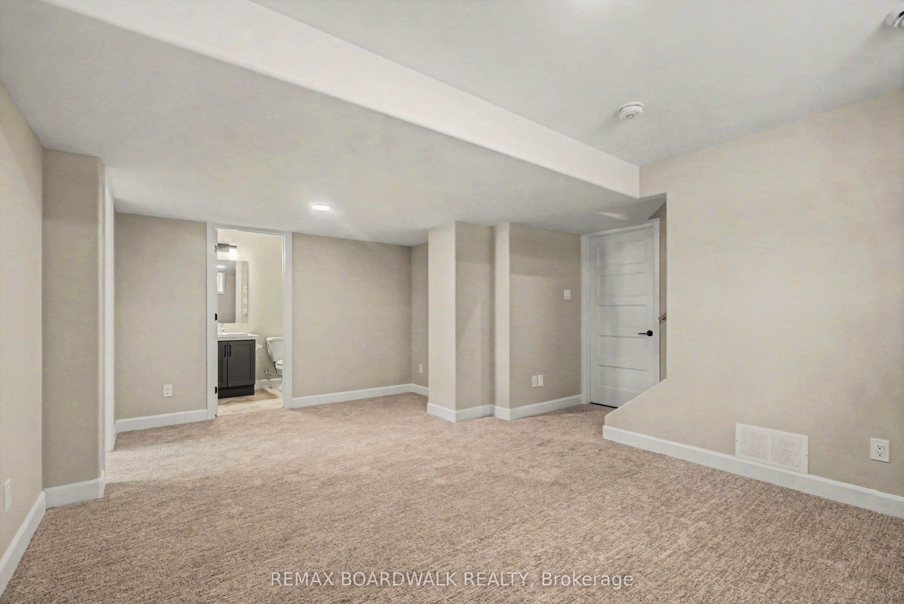 404 Falcon Lane Property Photo 20