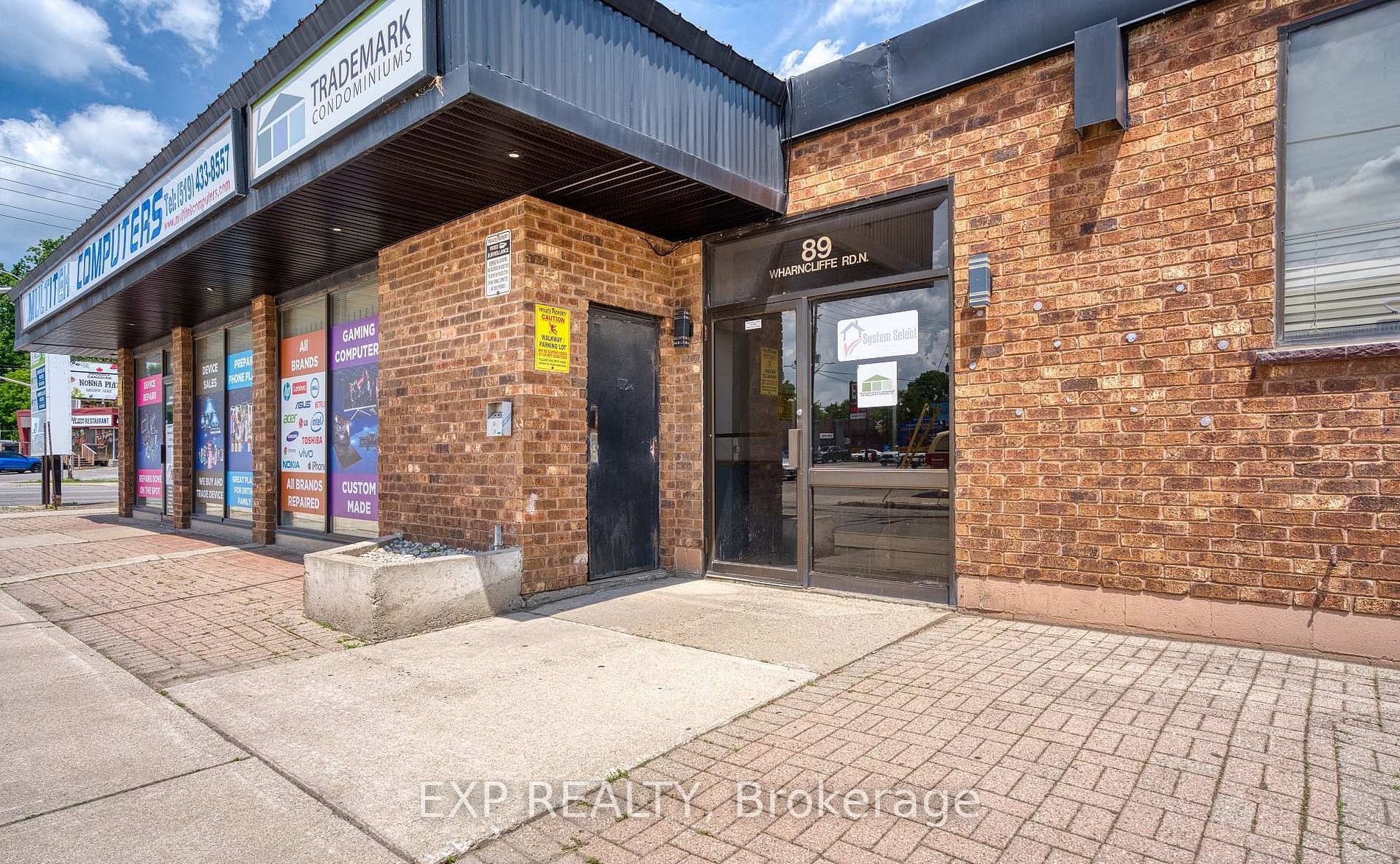 89 Wharncliffe Road N Upper Property Photo 3