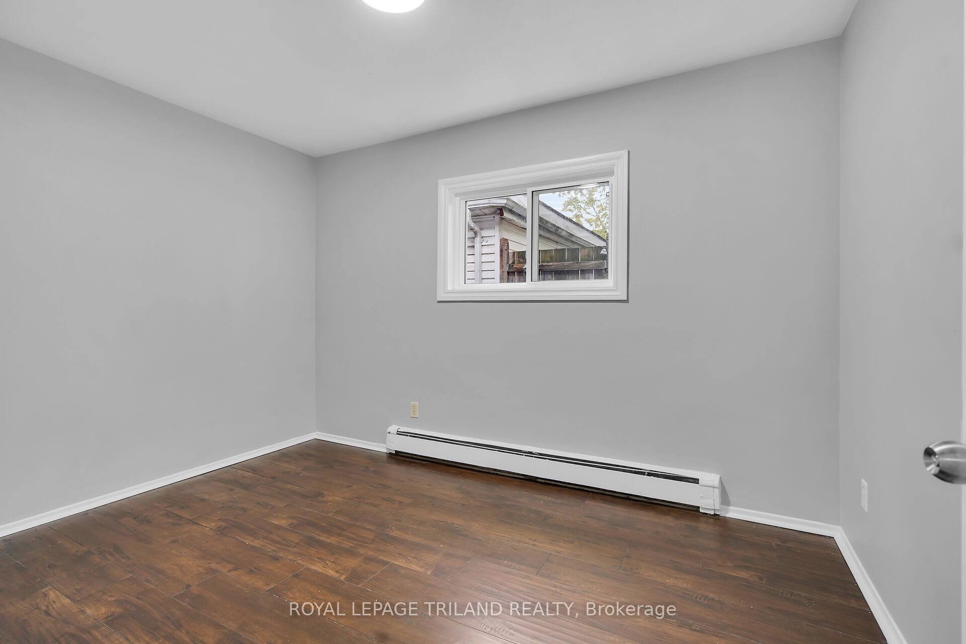 18.5 Adelaide Street S Property Photo 31
