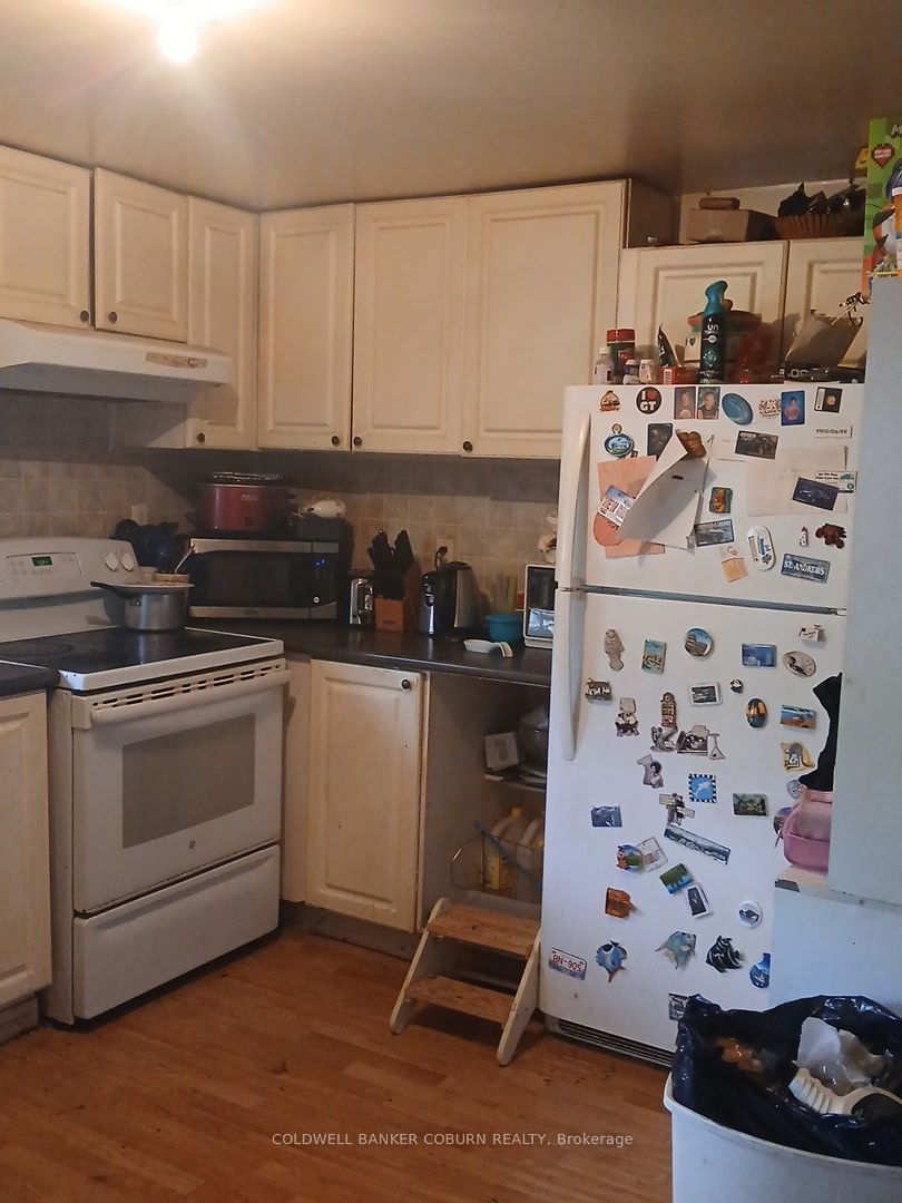 11574 Rowena Road Property Photo 3