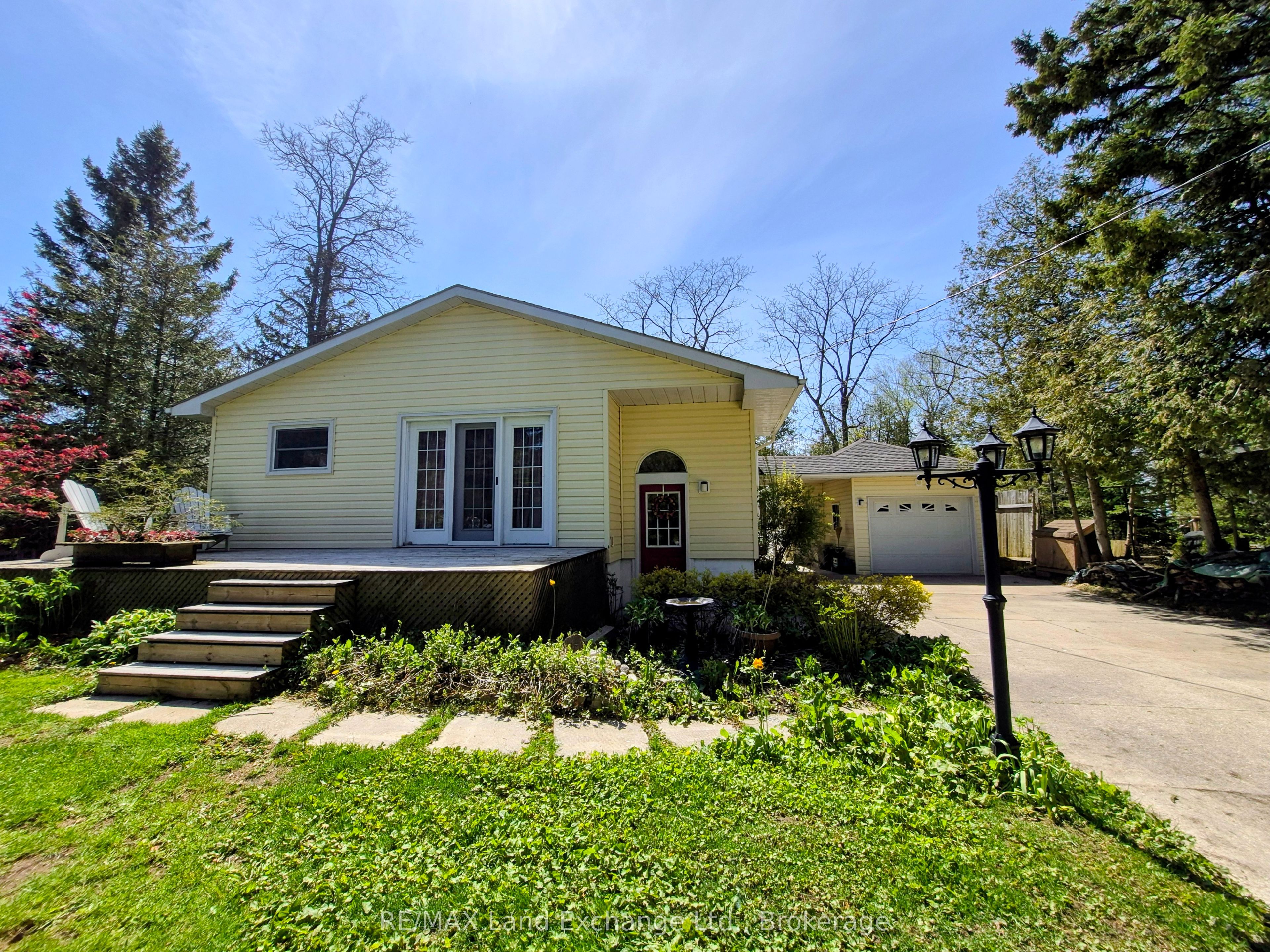 213 Huron Road Property Photo 1