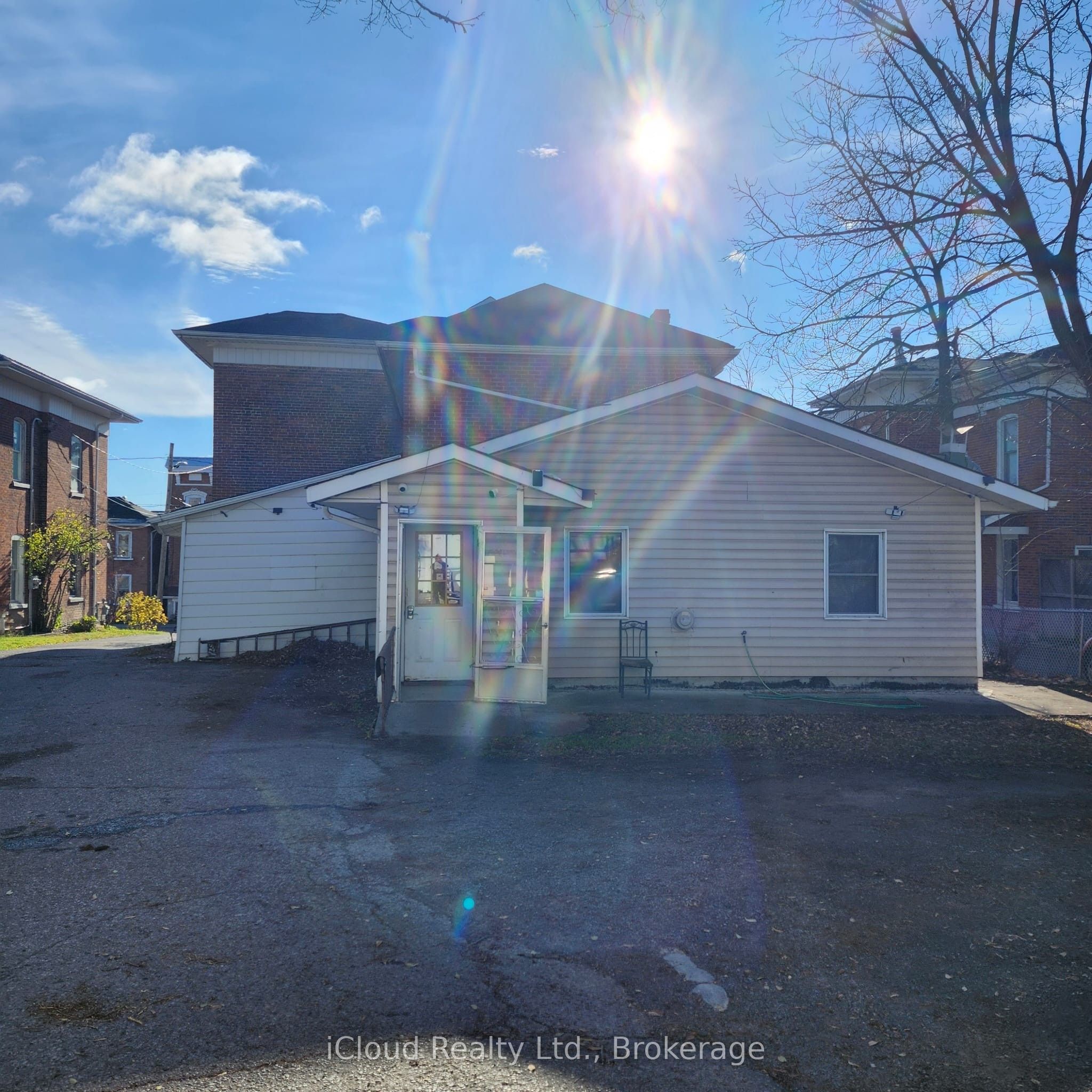 19 Bridge Street W Property Photo 2