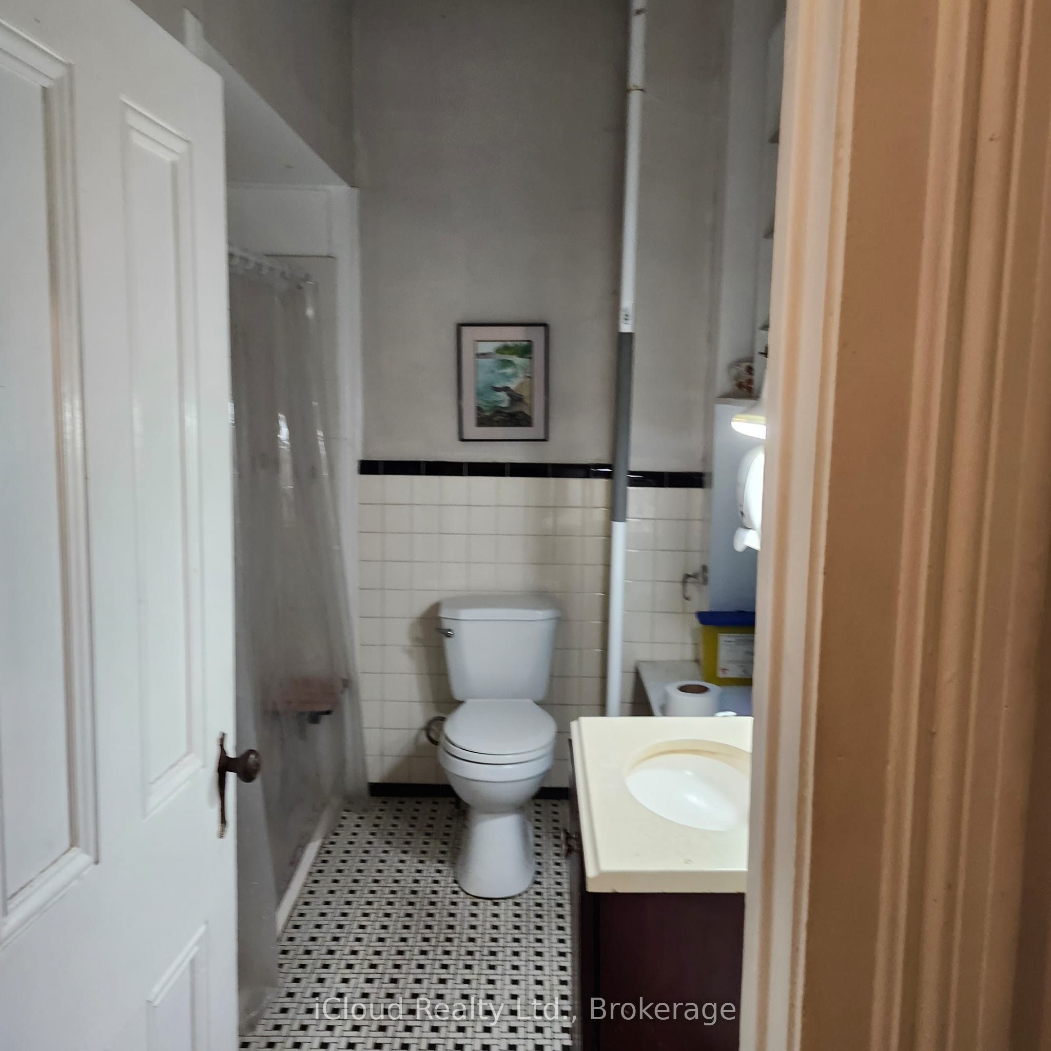 19 Bridge Street W Property Photo 9