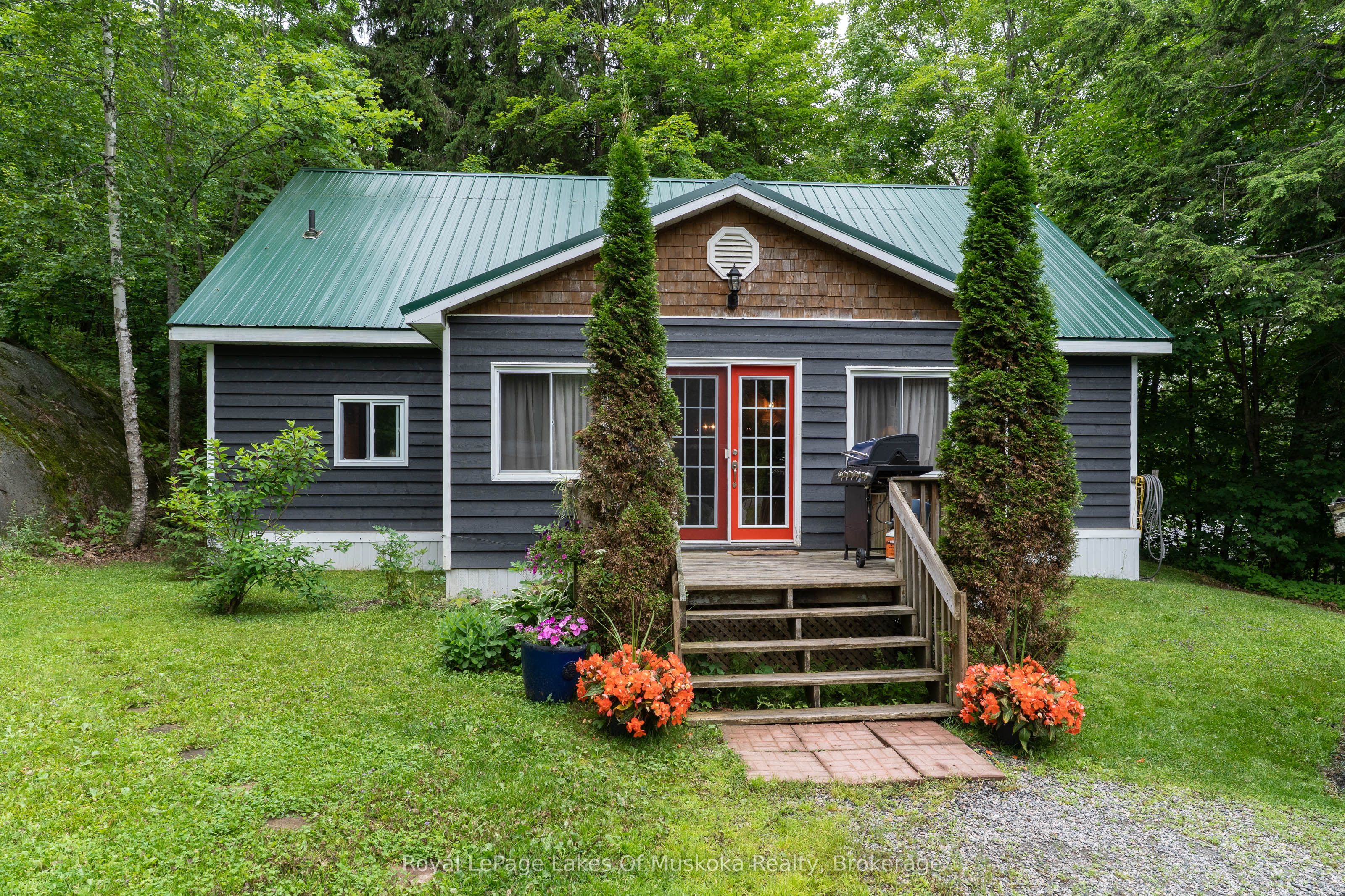 2709 Muskoka District 118 Road W Property Photo 1
