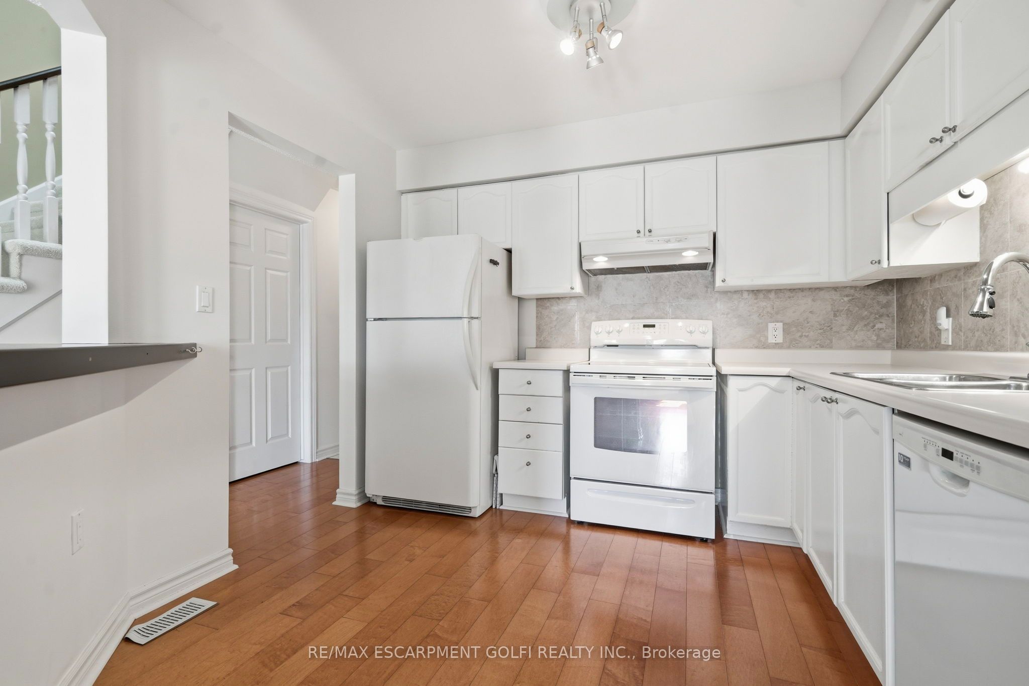 53 Myrtle Avenue Property Photo 5