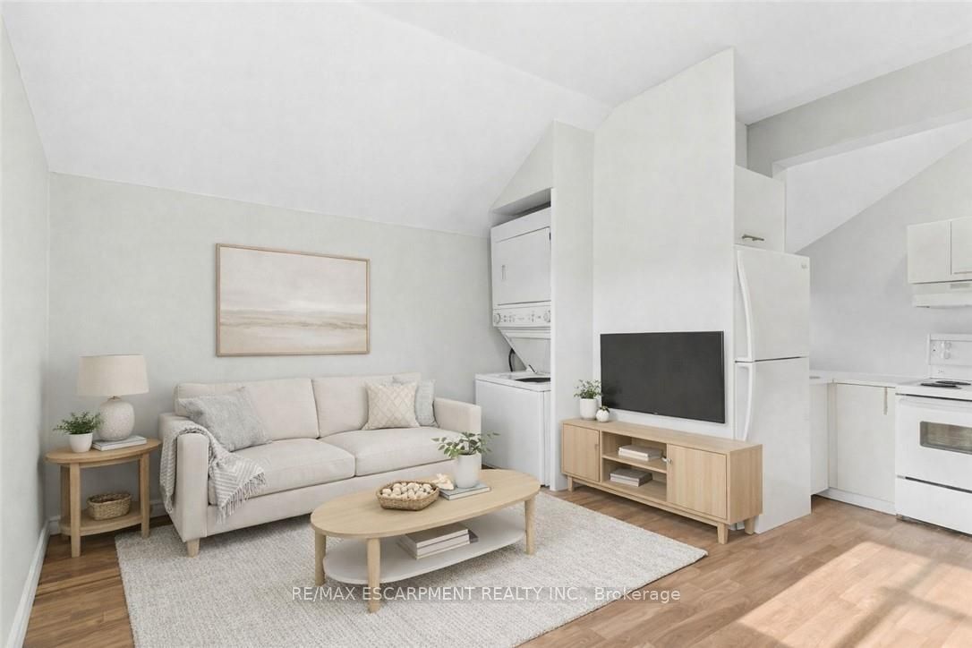 2 Windsor Street 2 Property Photo 2