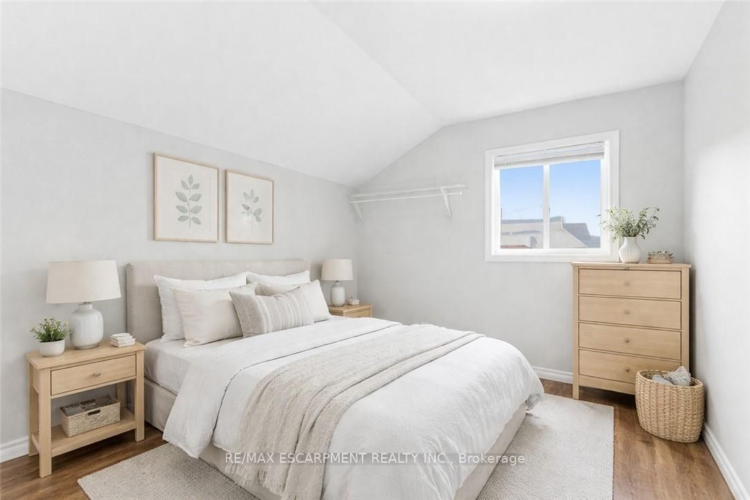 2 Windsor Street 2 Property Photo 4