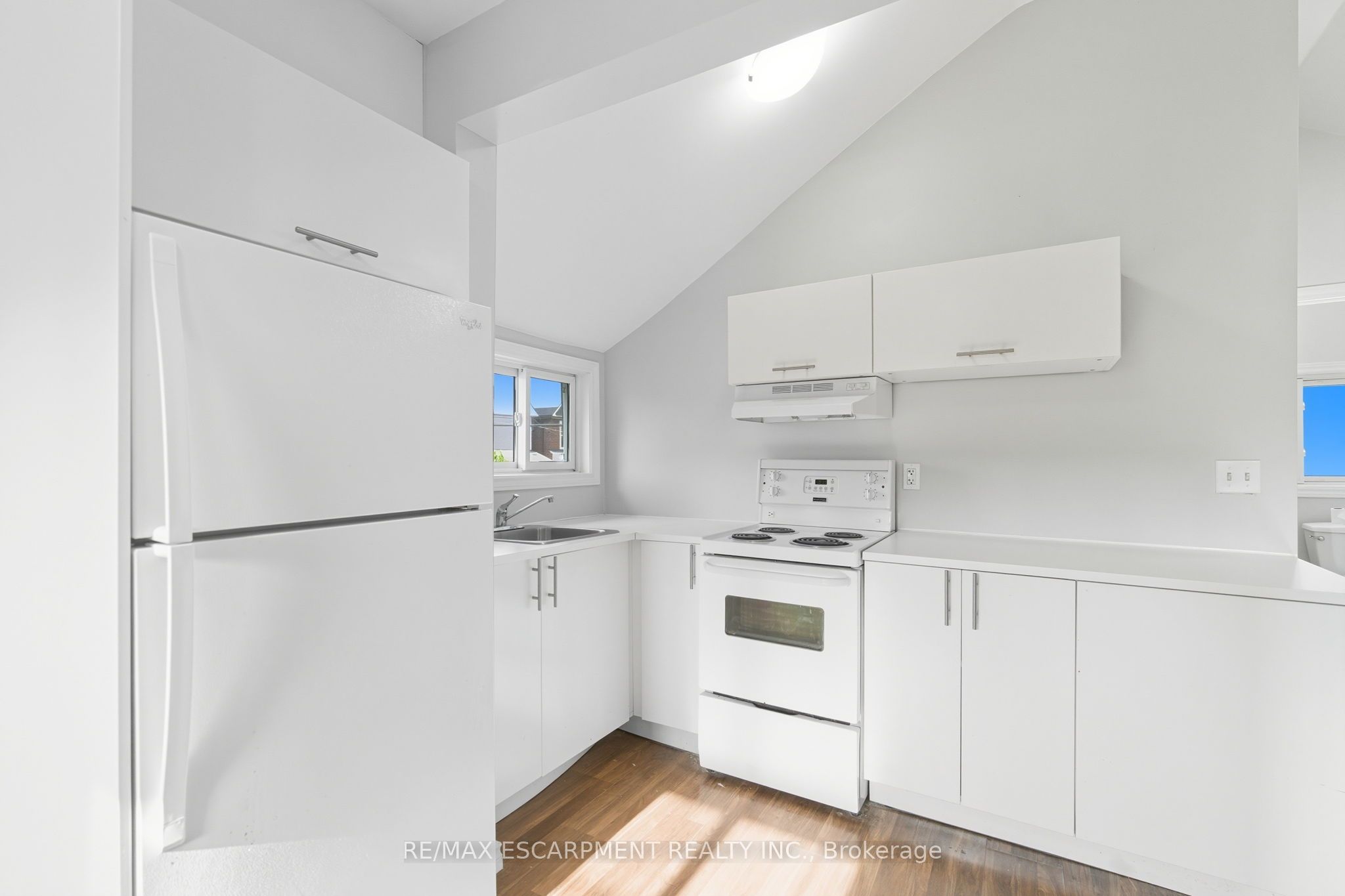 2 Windsor Street 2 Property Photo 5