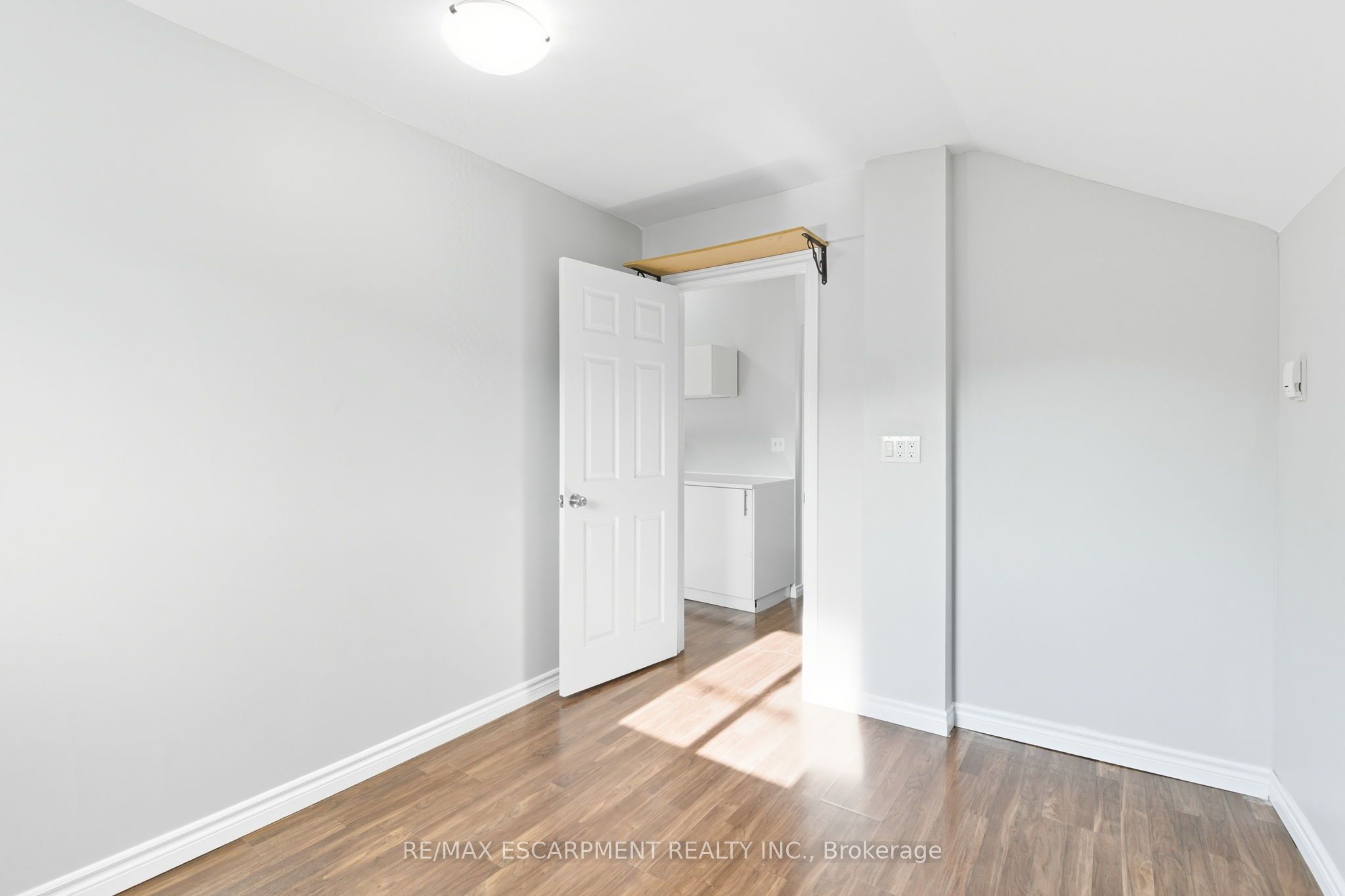 2 Windsor Street 2 Property Photo 7