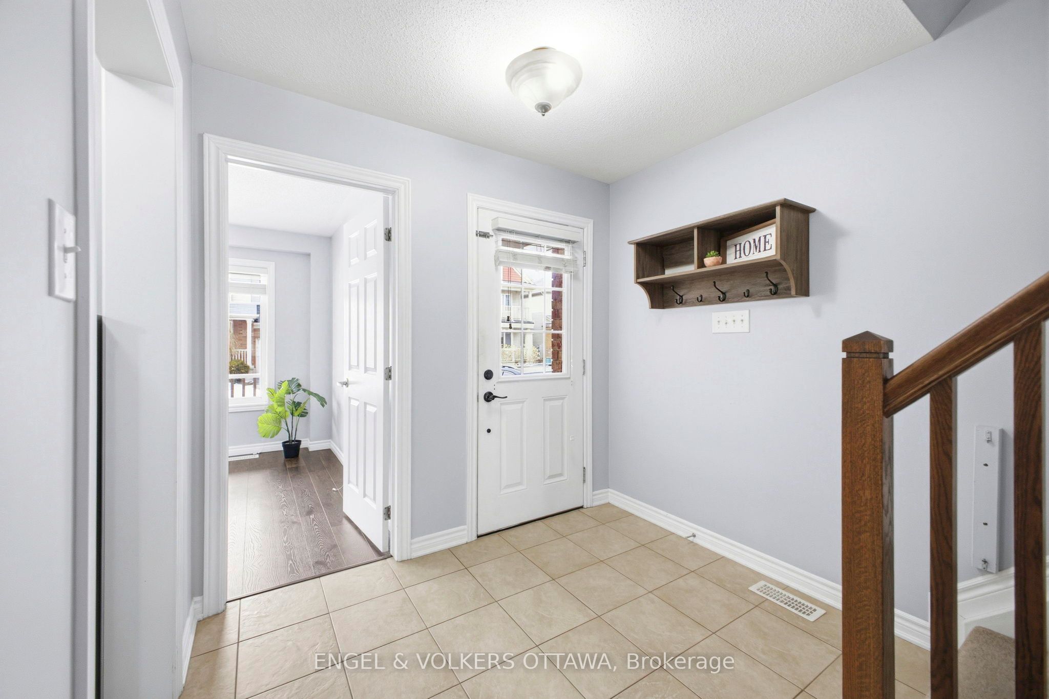 2206 Watercolours Way Property Photo 3