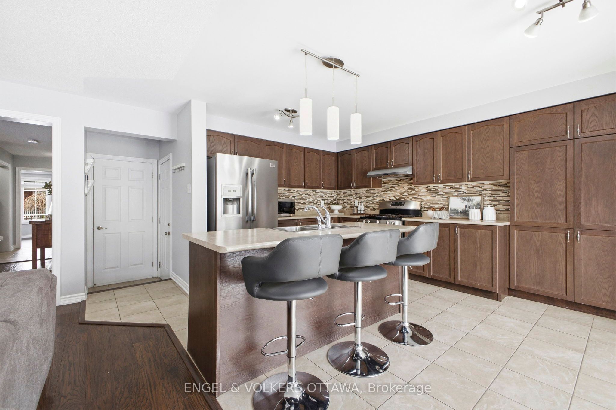 2206 Watercolours Way Property Photo 5