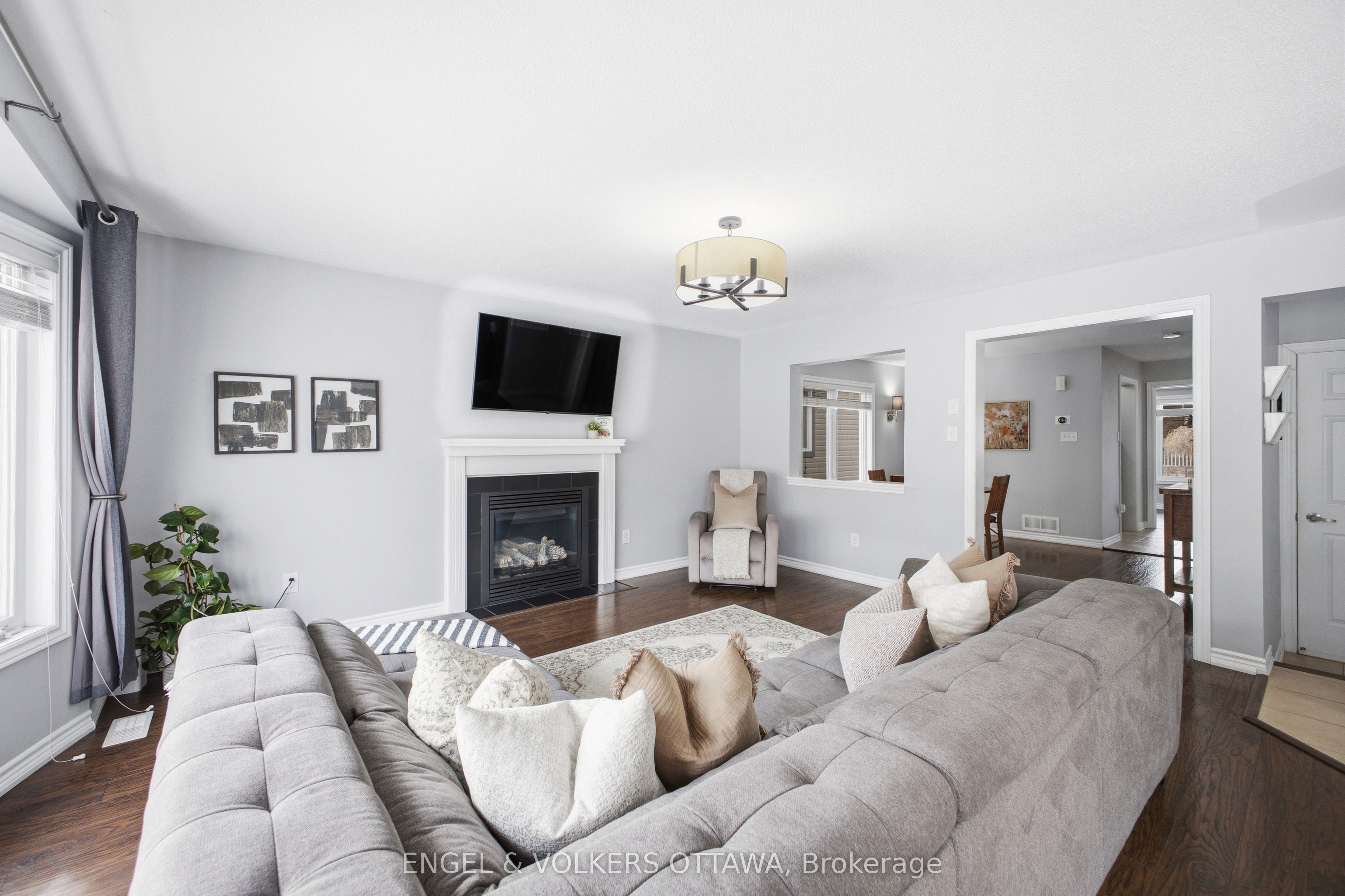 2206 Watercolours Way Property Photo 13