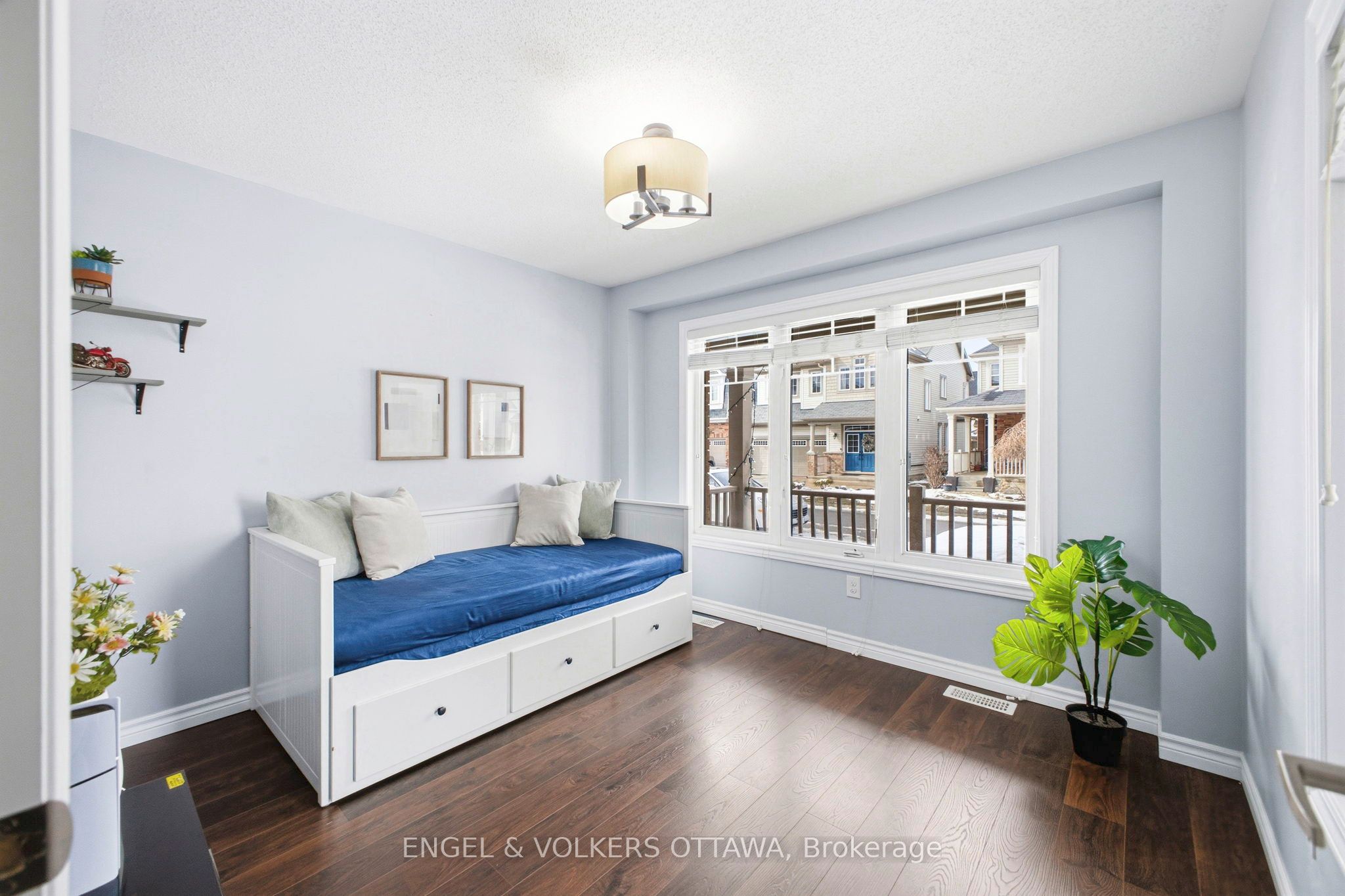 2206 Watercolours Way Property Photo 17