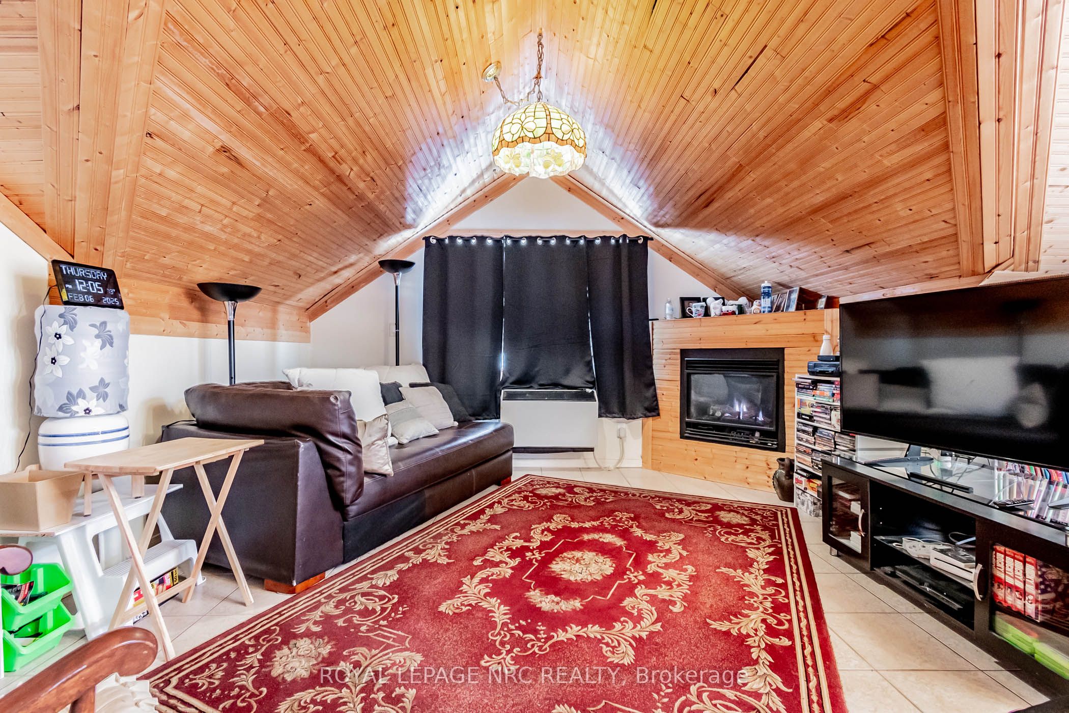 6490 Thorold Stone Road Property Photo 15