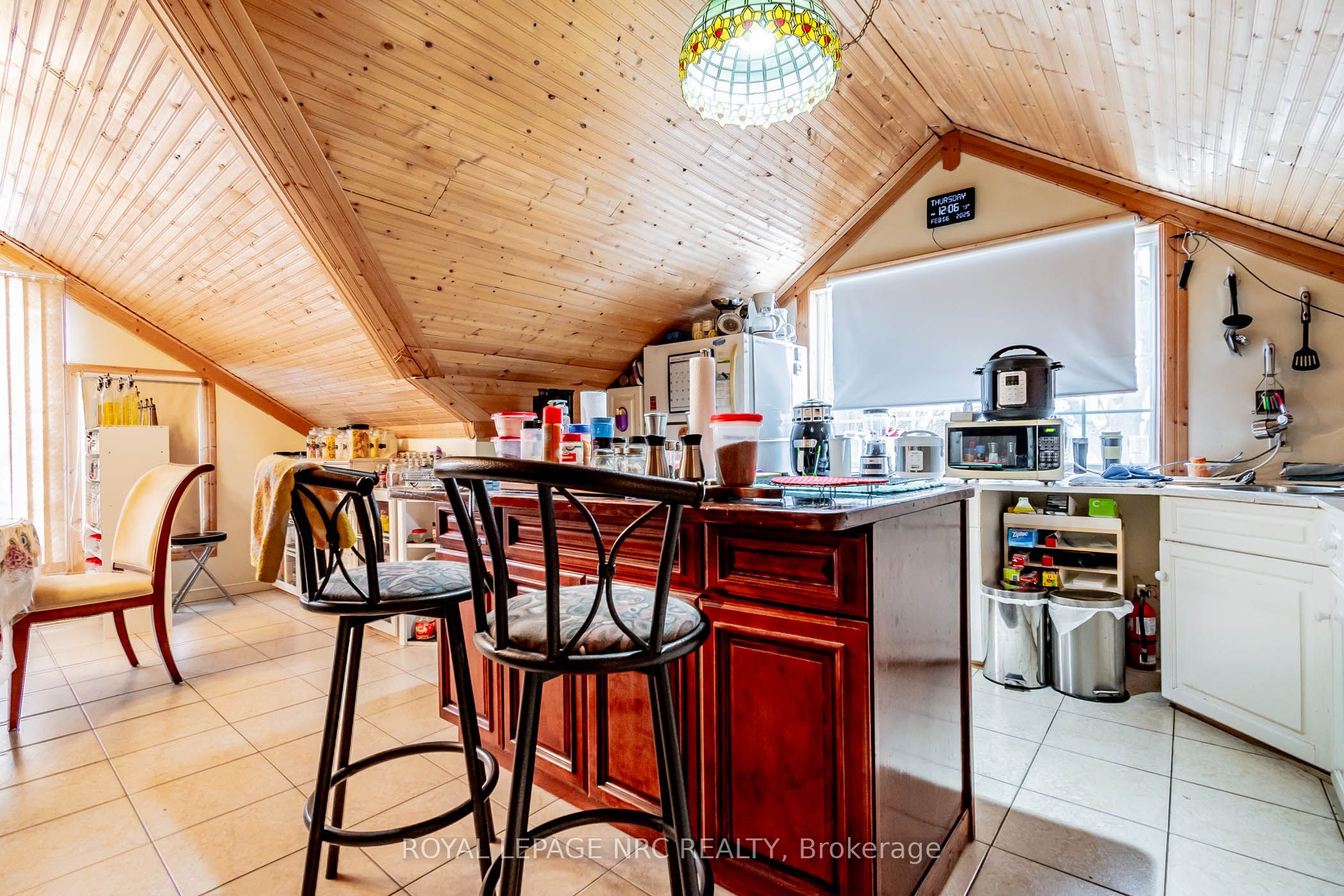 6490 Thorold Stone Road Property Photo 16