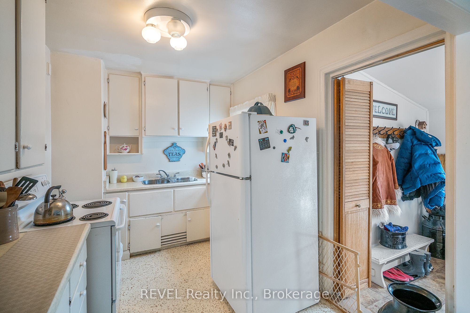 18 Valley Road Property Photo 6