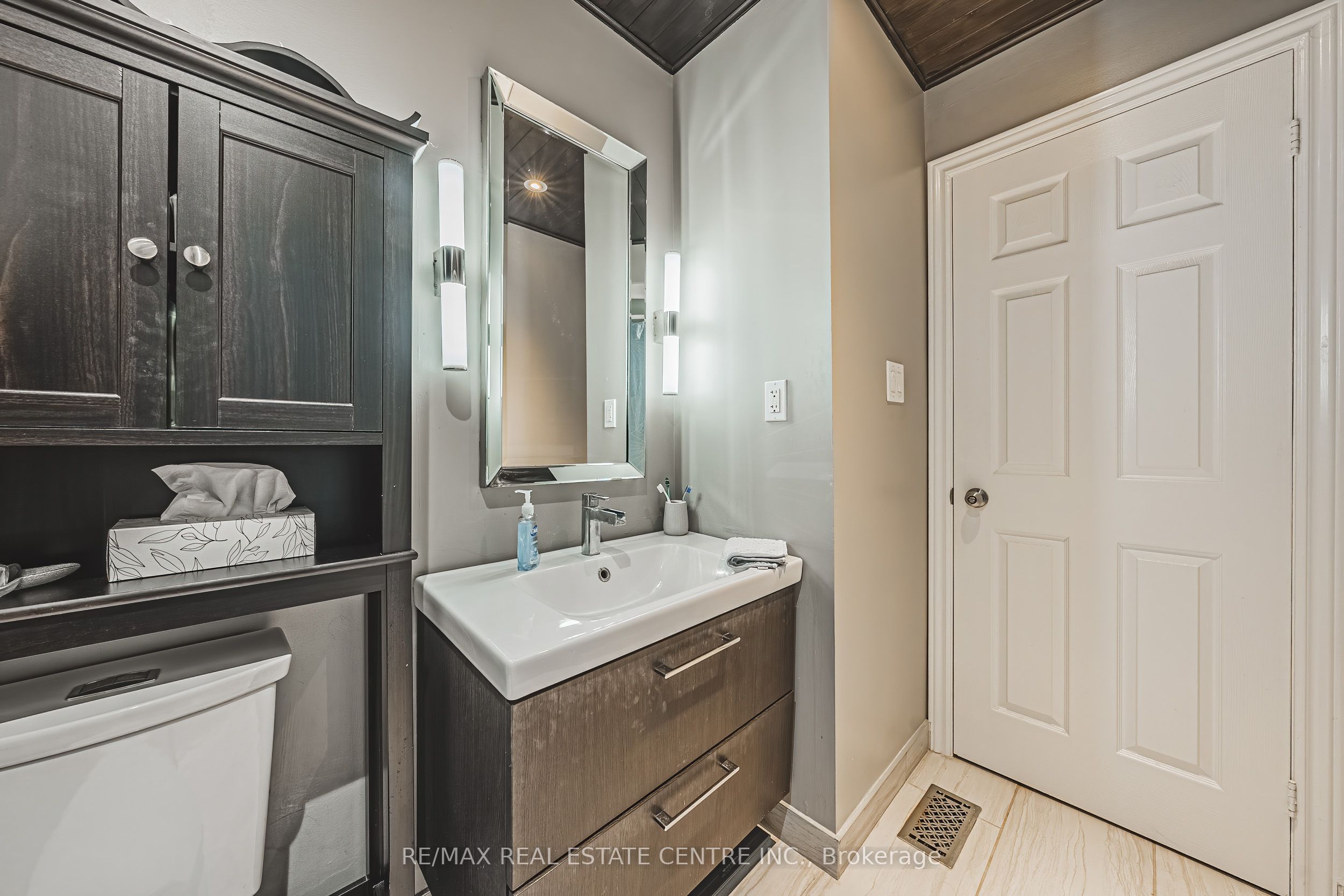 266 Limeridge Road E 3 Property Photo 23